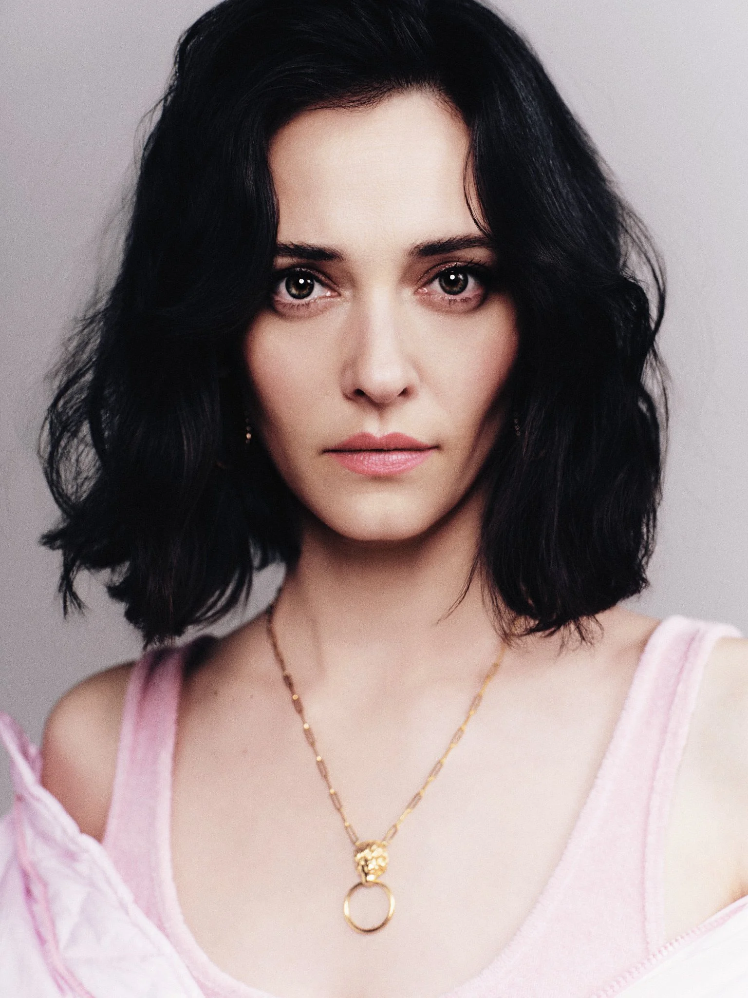 ANNE SERRA   Actress