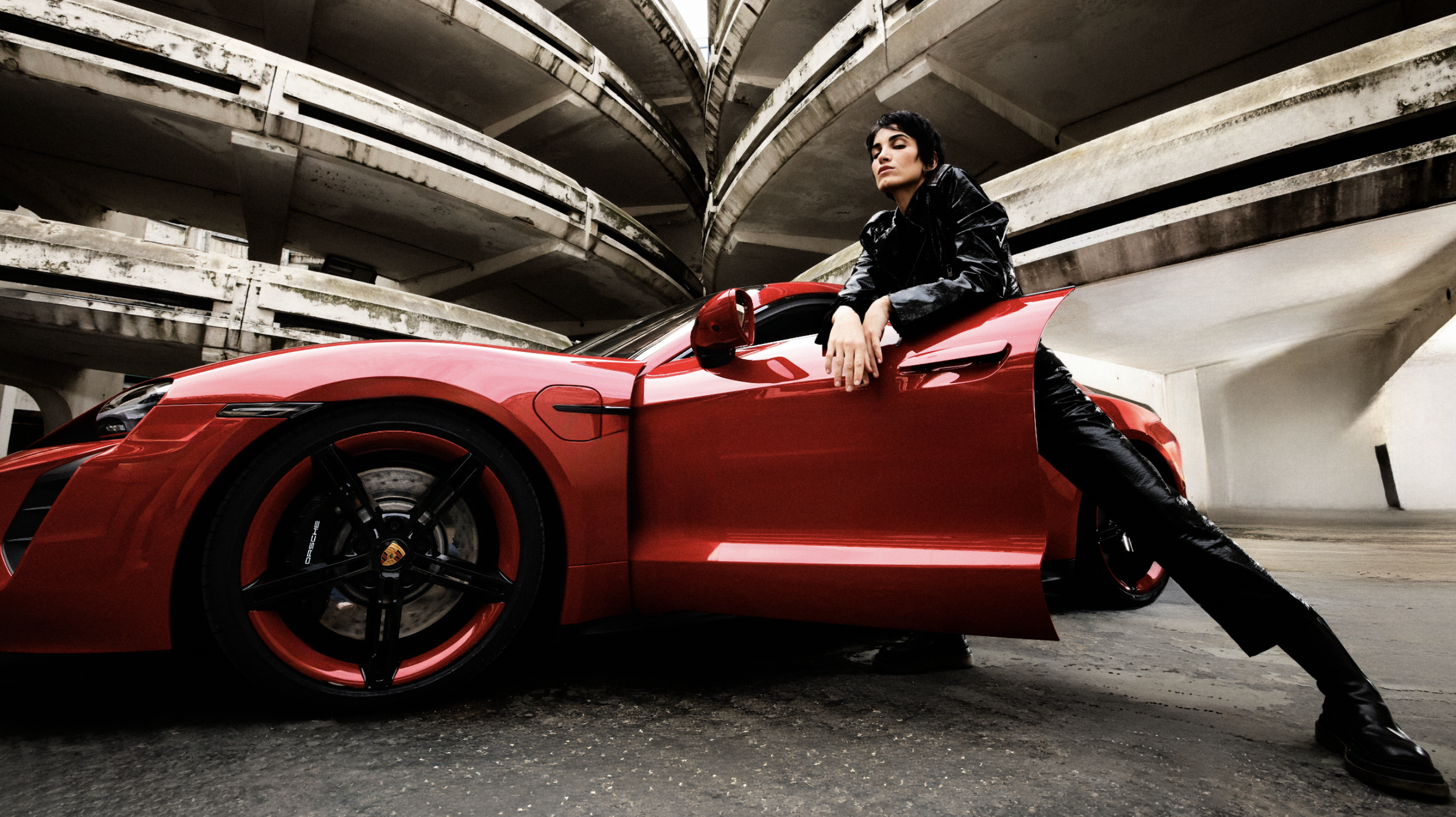 PORSCHE x LADIES