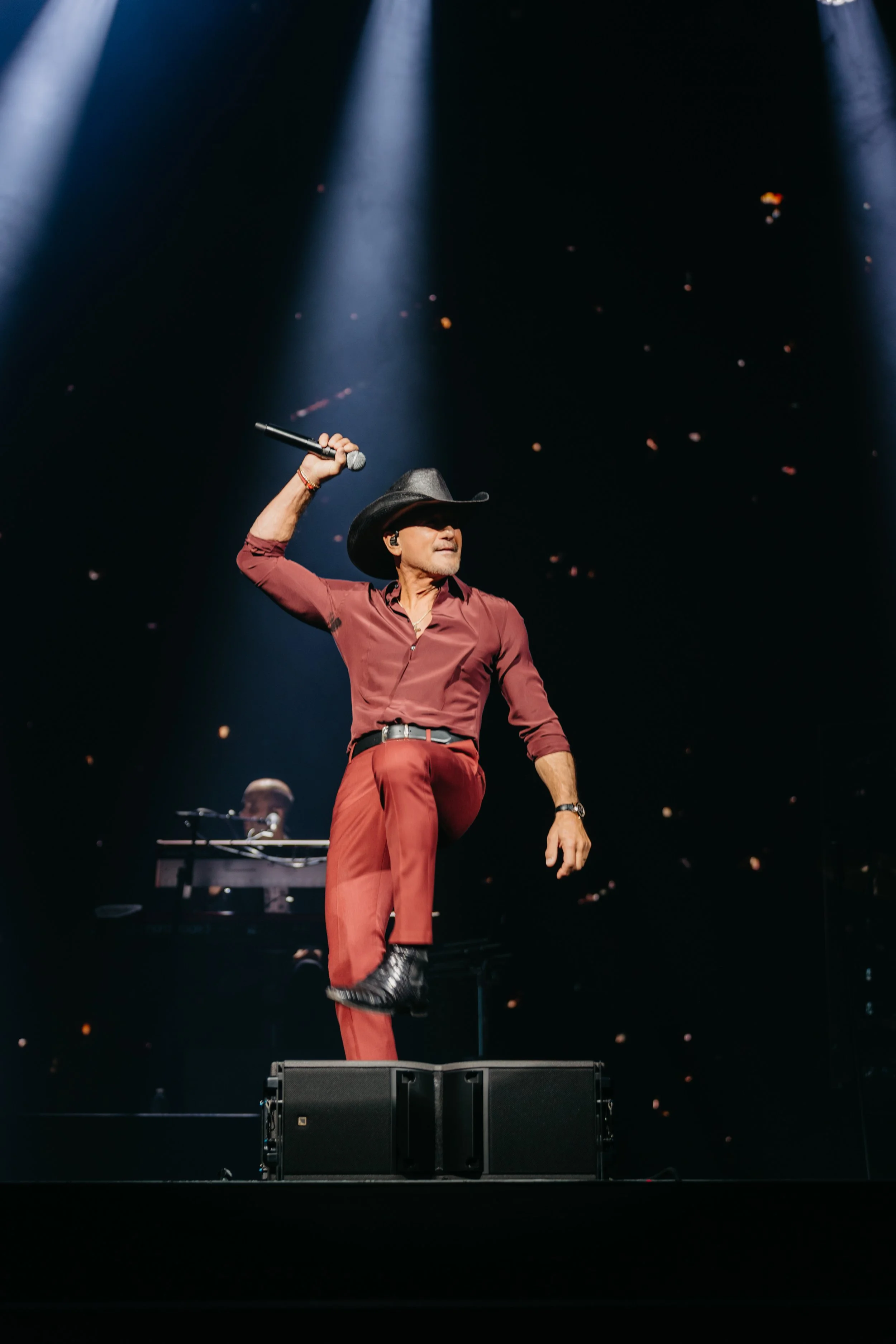 Tim McGraw delivers an unforgettable live performance at the Trinetix Rock the Cradle 2025 gala, benefitting the Ascension Saint Thomas NICU at The Pinnacle Nashville. Produced by Charlie Grey Events, the sold-out charity event raised $724,000 to sup