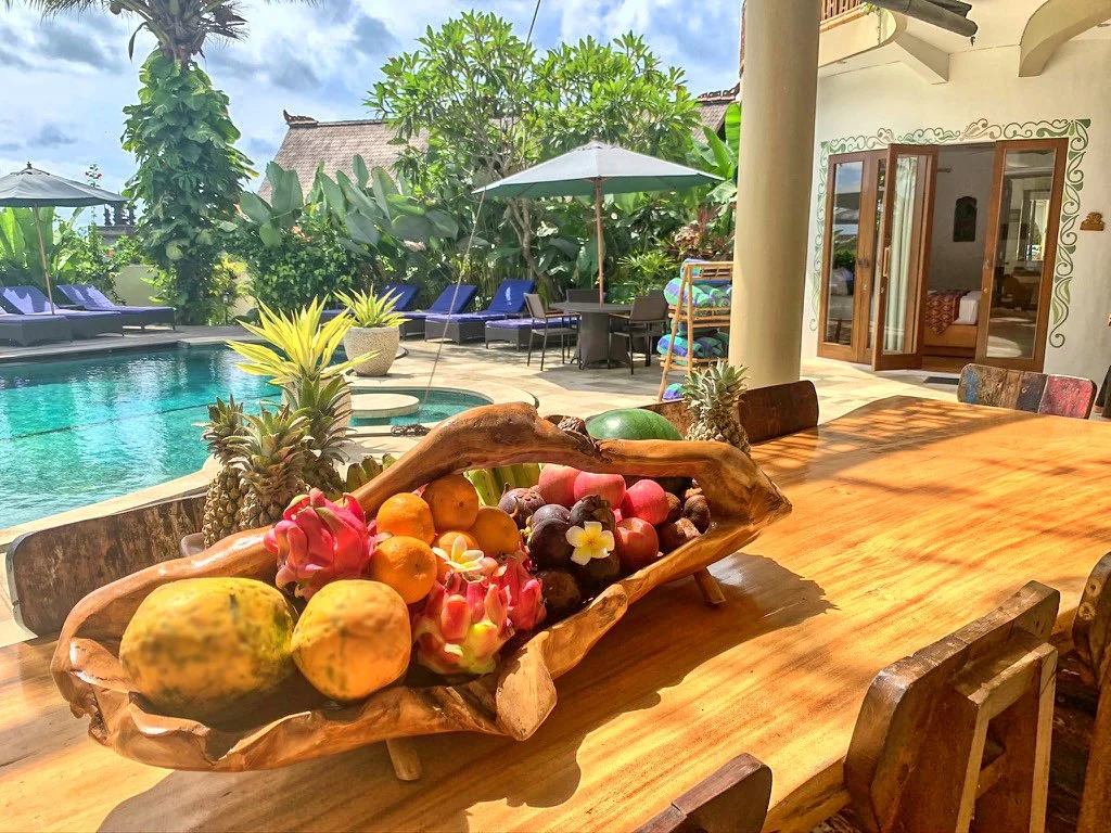 FL-fruit-bowl-pool-rooms.jpg