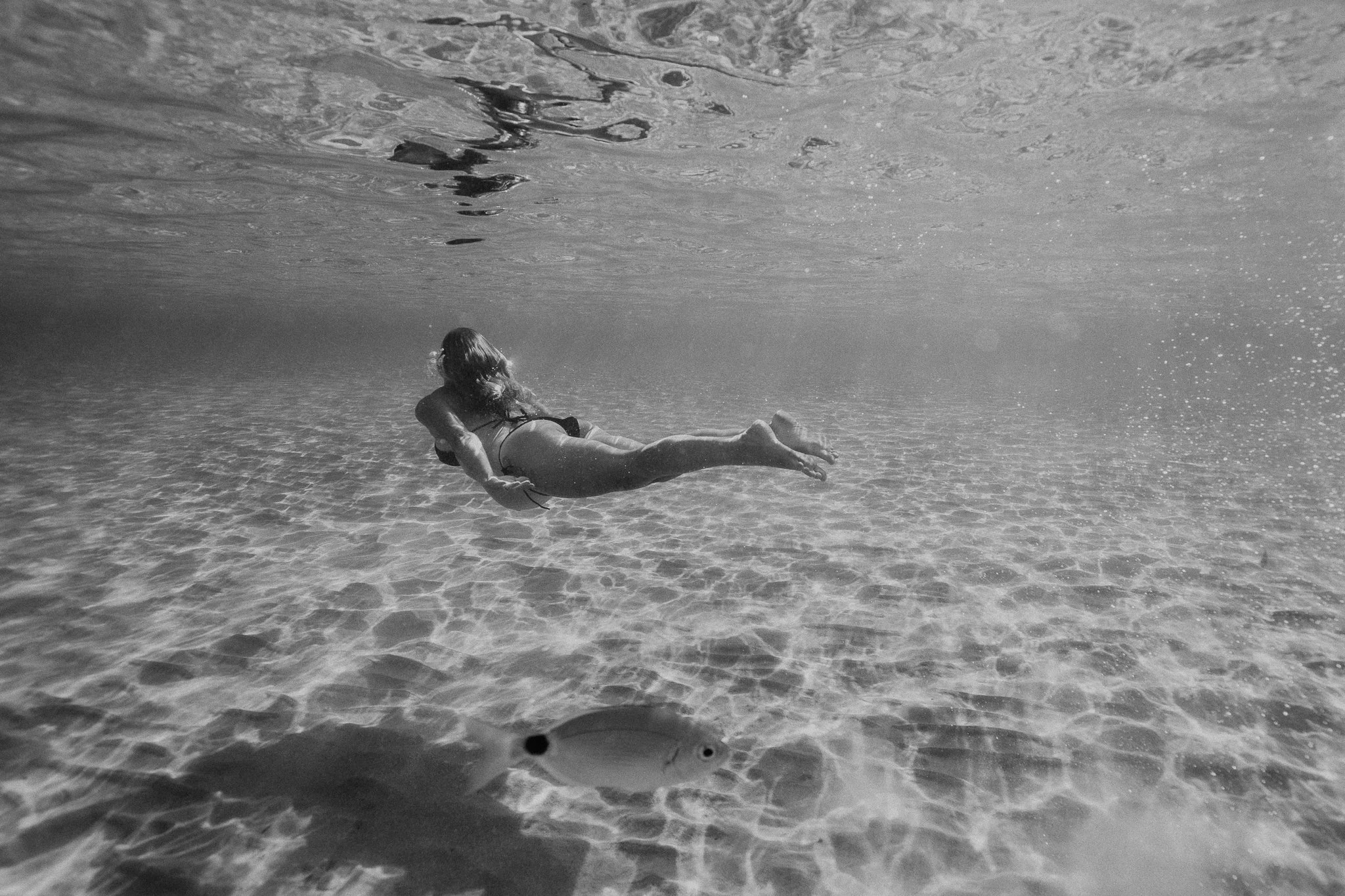 Maternity image underwater in Europe and in Finland