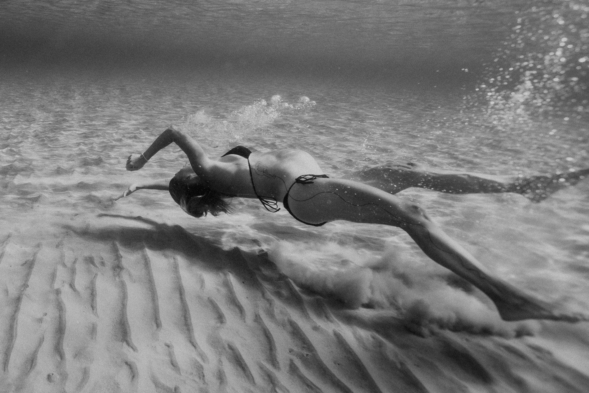 Underwater maternity photographer in Europe