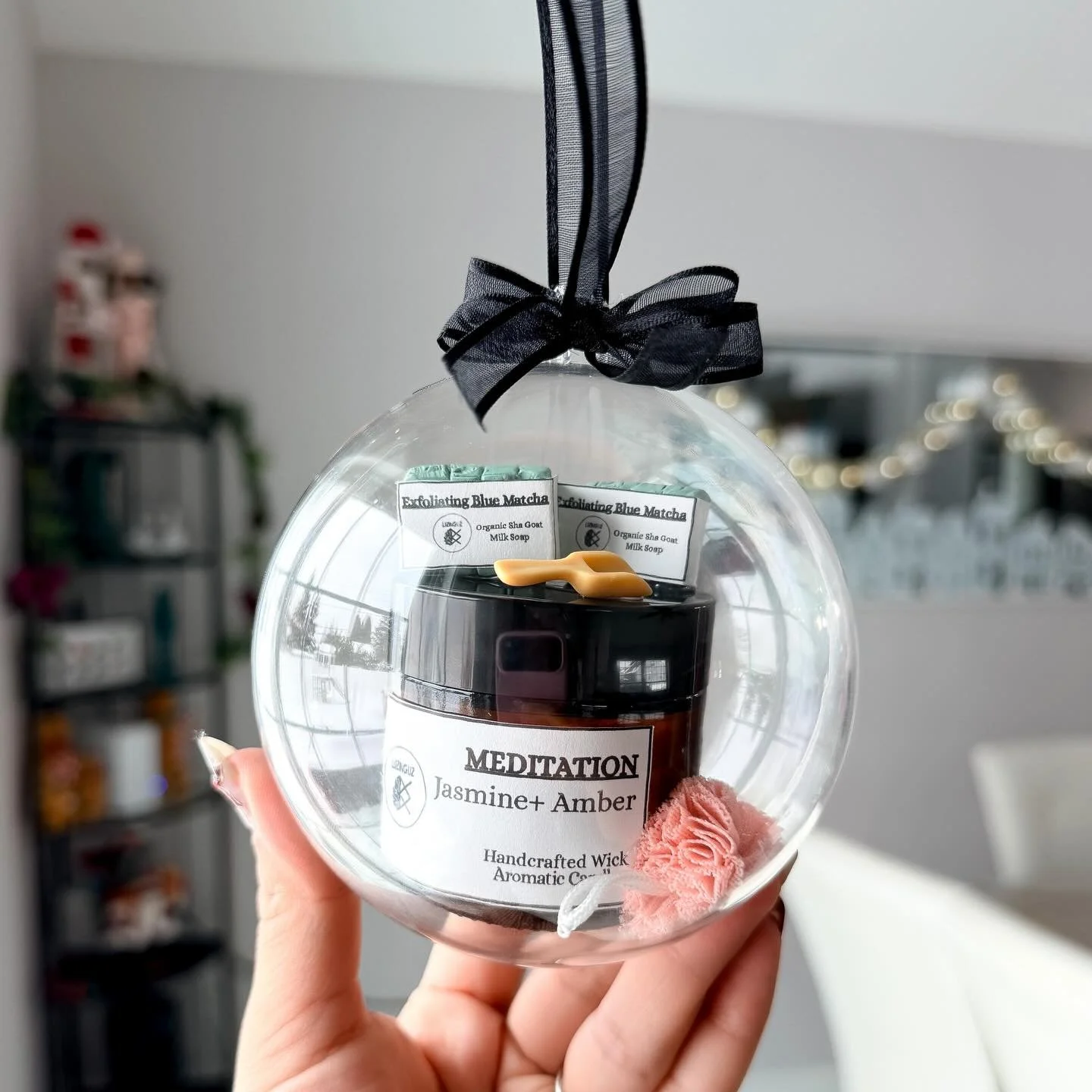 Giveaway day 5! The winner is @lizinguz_selfcare_box She makes the most amazing soaps and candles using nothing but organic ingredients. She is huge into mental health and happens to be my aunt who I love very much and I&rsquo;m so proud of how far s