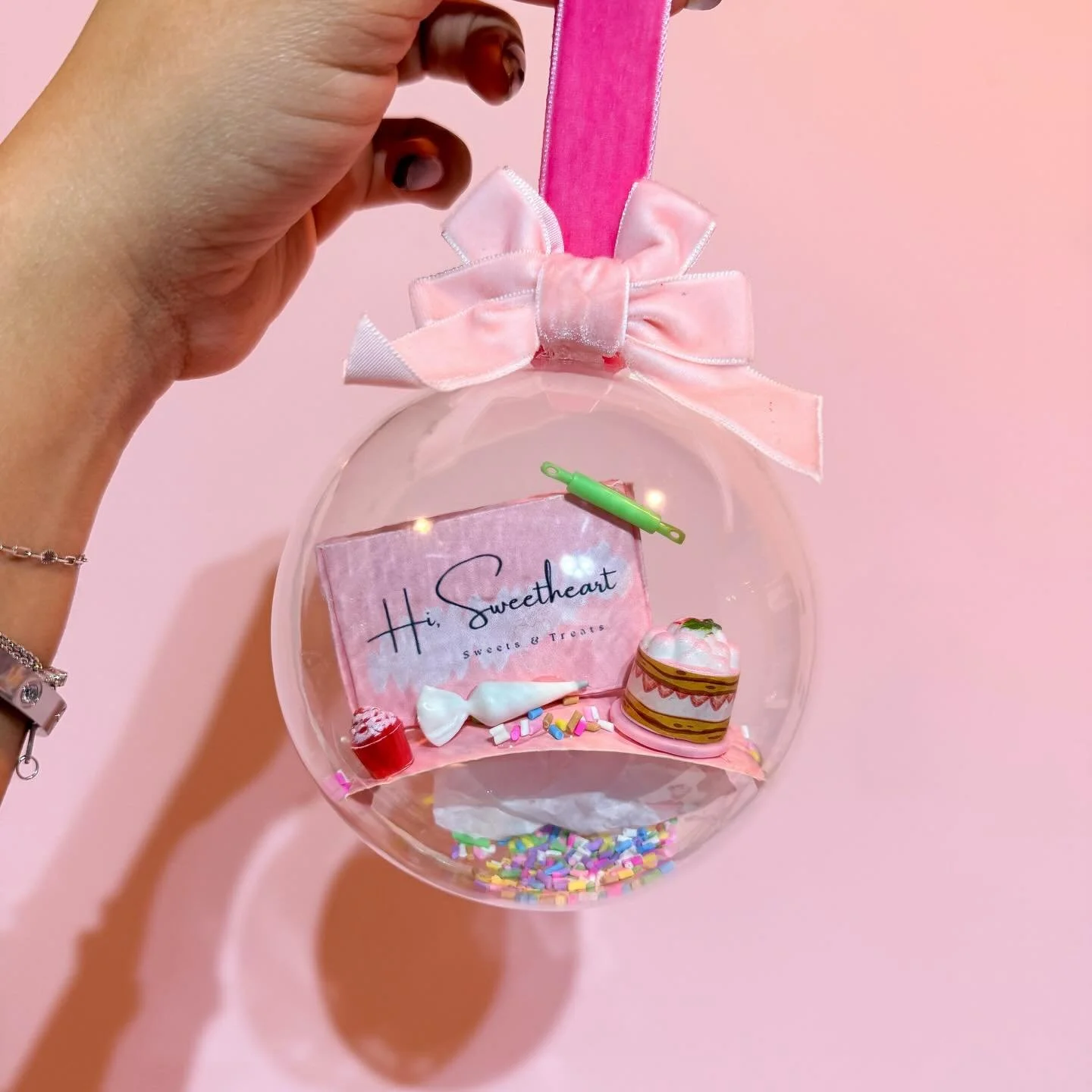 Day 6 of my giveaway! The winner is @natalie_di_gioia with Hi, Sweetheart Sweets &amp; Treats. Natalie is such a talented baker. She makes the cutest treats. We also work together hosting different events for our community. I am so happy to have a ba