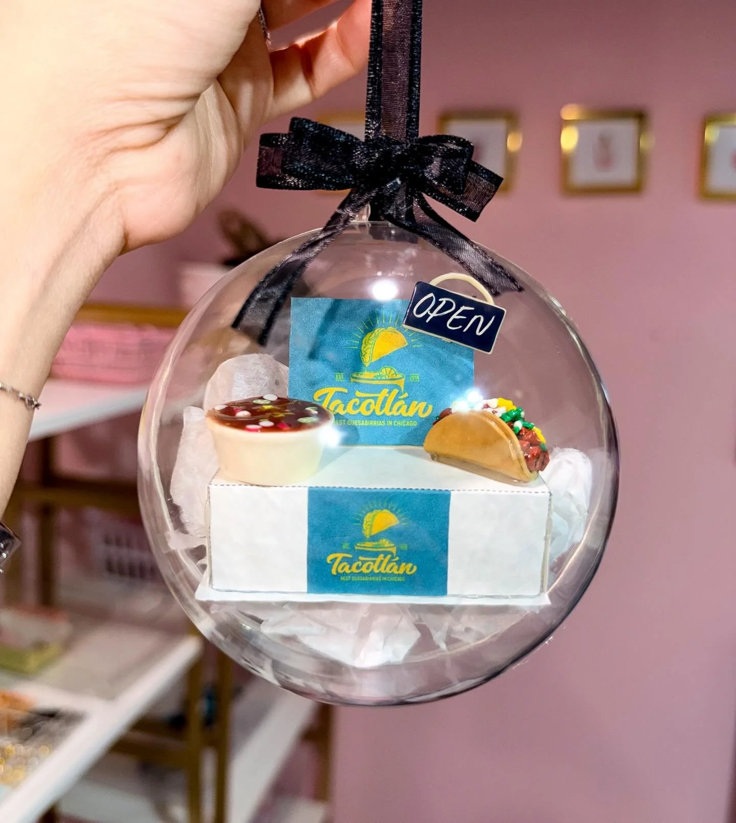 Day 8 of my giveaway. The winners are  @tacotlantacos and @clubdechingonas it&rsquo;s no secret that they are killing it with their business but at the same time they&rsquo;re helping uplift others. They have helped me get into some of the best marke