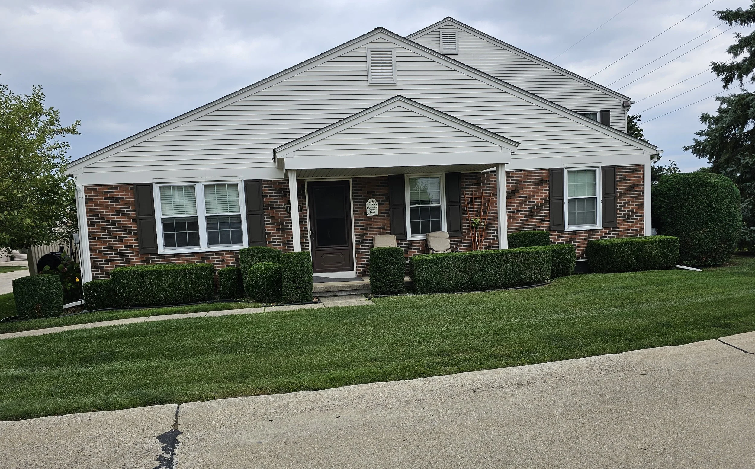 Shrub Trimming Condo Complex.jpg