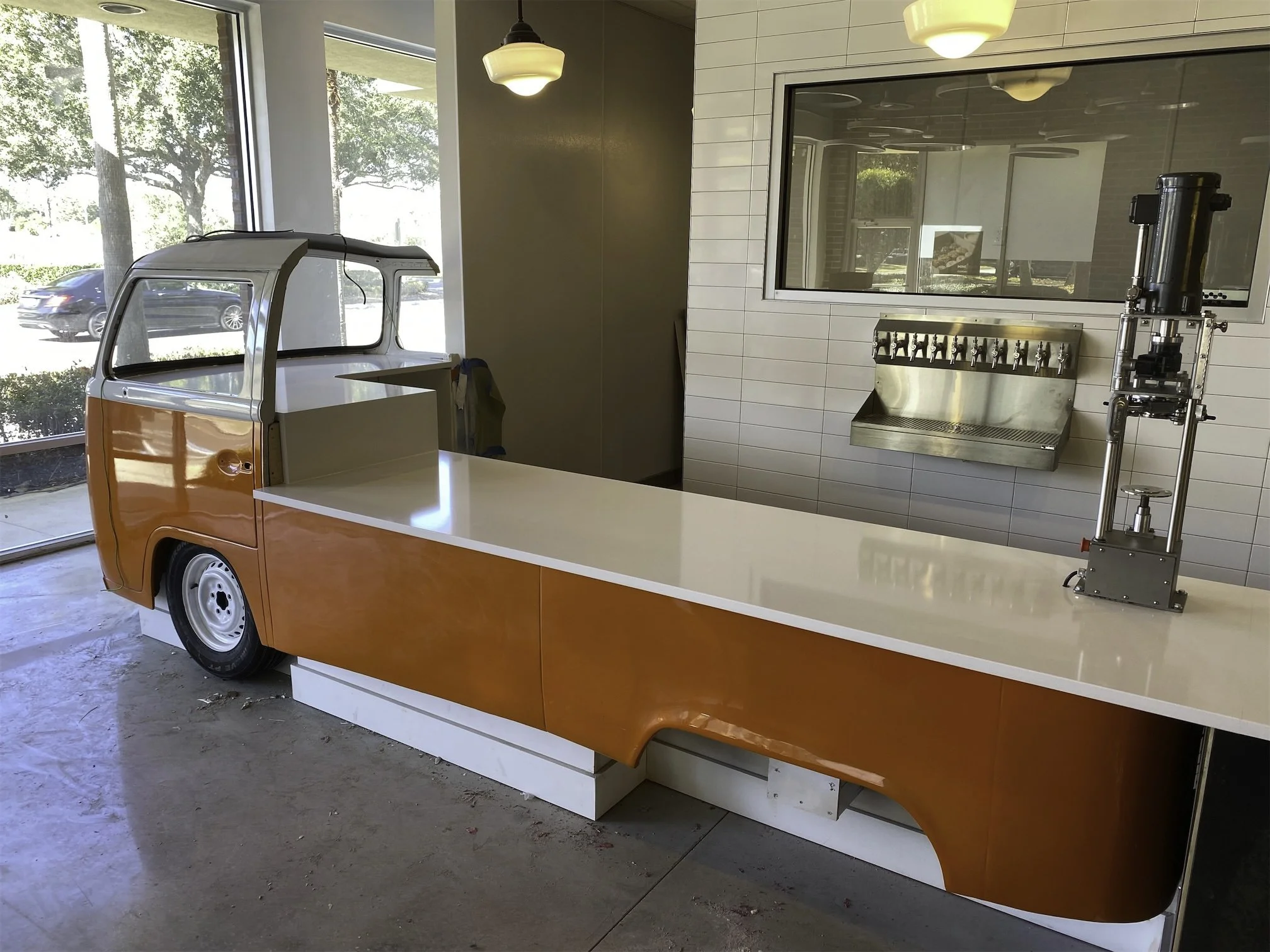 High quality custom quartz and natural stone fabricated commercial countertops in North Florida