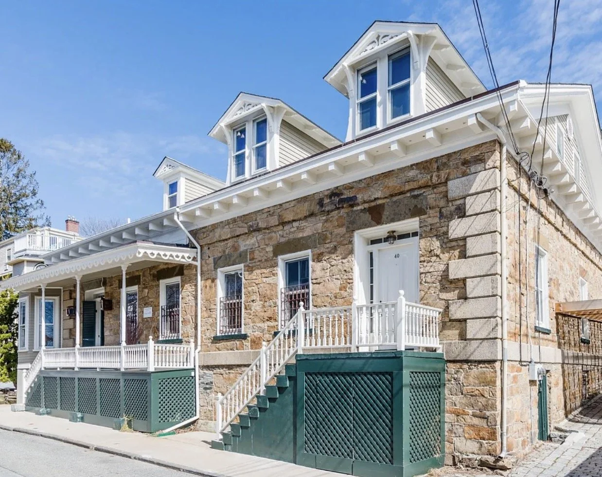 Blog: Ask the Expert: Are Historic Newport Doors Original?