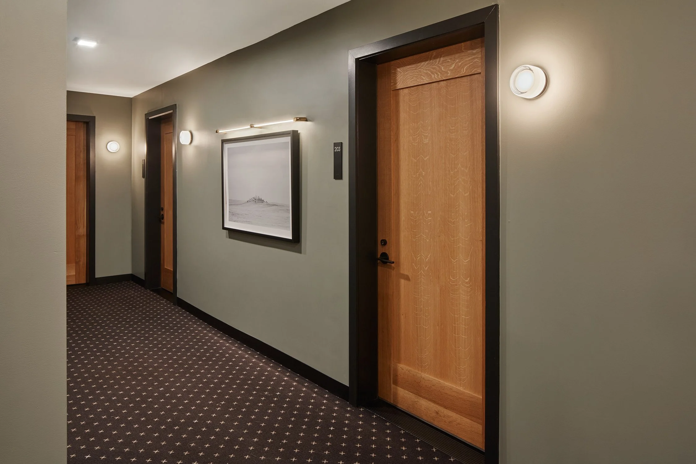 MESSINGER_120423-9BurneySt_0800.jpg