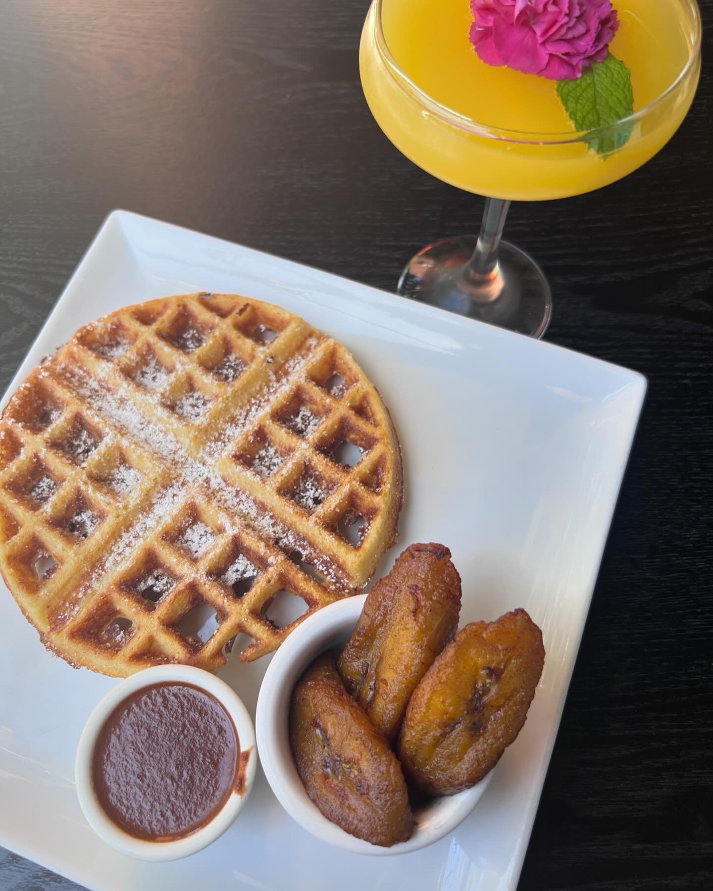 Brunch today until 4pm! Grab your bestie and head down for sweet plantains with waffles or steak &amp; eggs! Guatemalan inspired brunch classics! Enjoy a Mimosa or Ume Margarita! 

#eastbaybrunch #oakland #oldoakland #eastbateats #craftcocktails