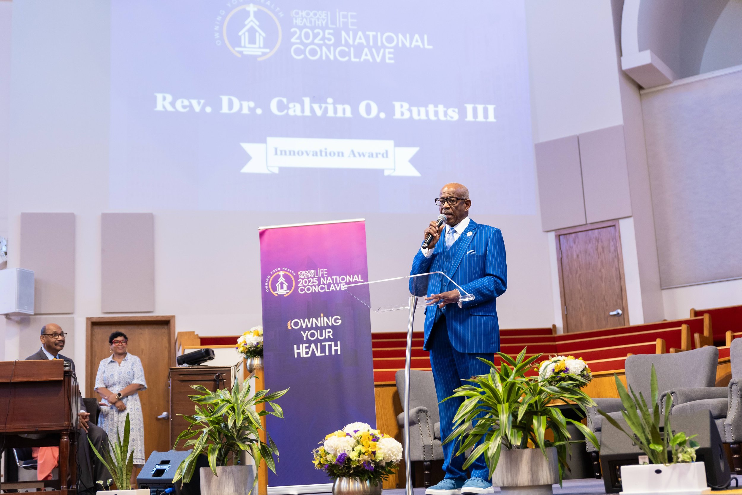 CHL SC Clergy Leader. Rev. Nelson Rivers III presents the Rev. Calvin O. Butts III Innovation Award