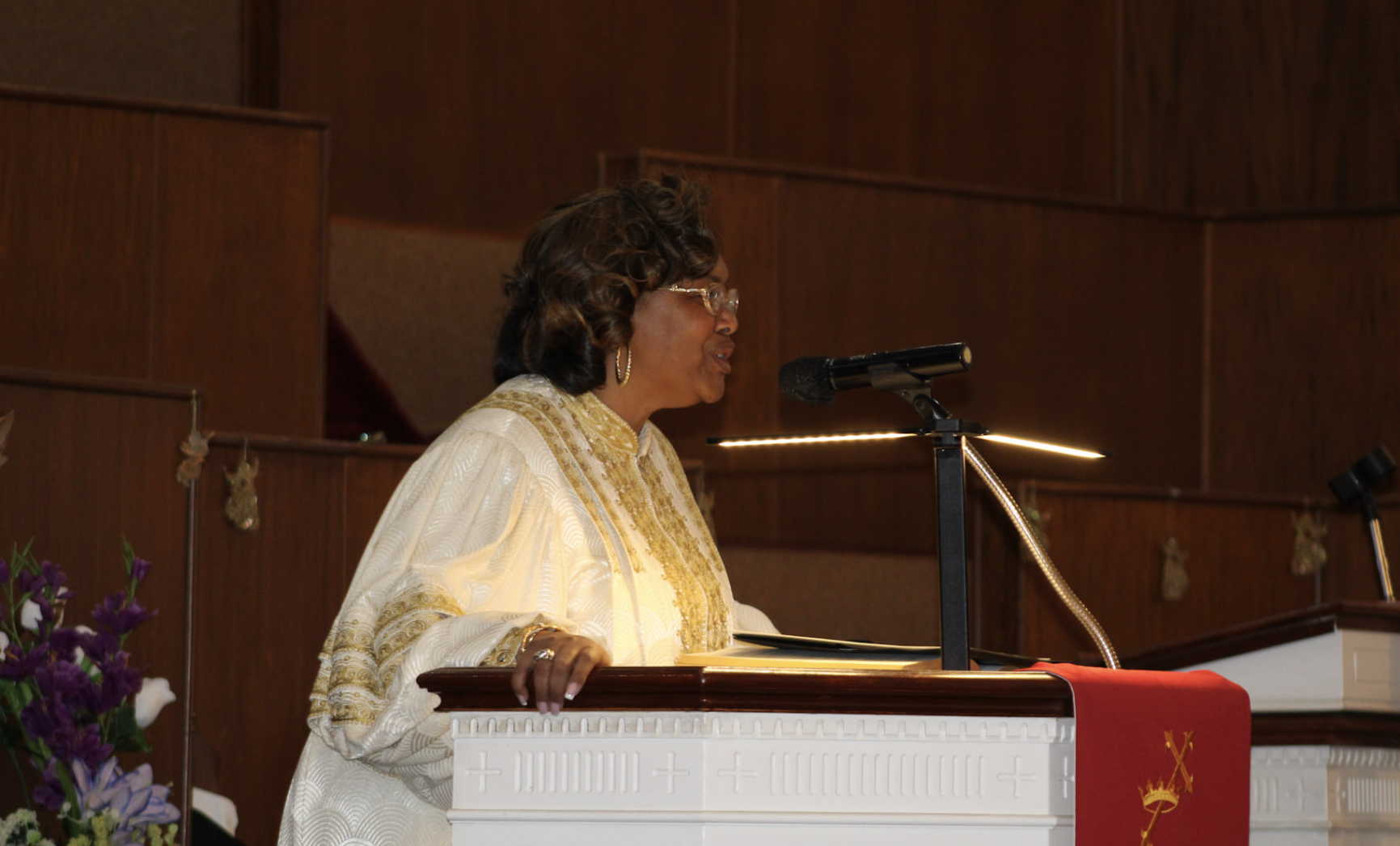  CHL President &amp; CEO  Rev. Kimberly L. Williams  delivers the opening Invocation 