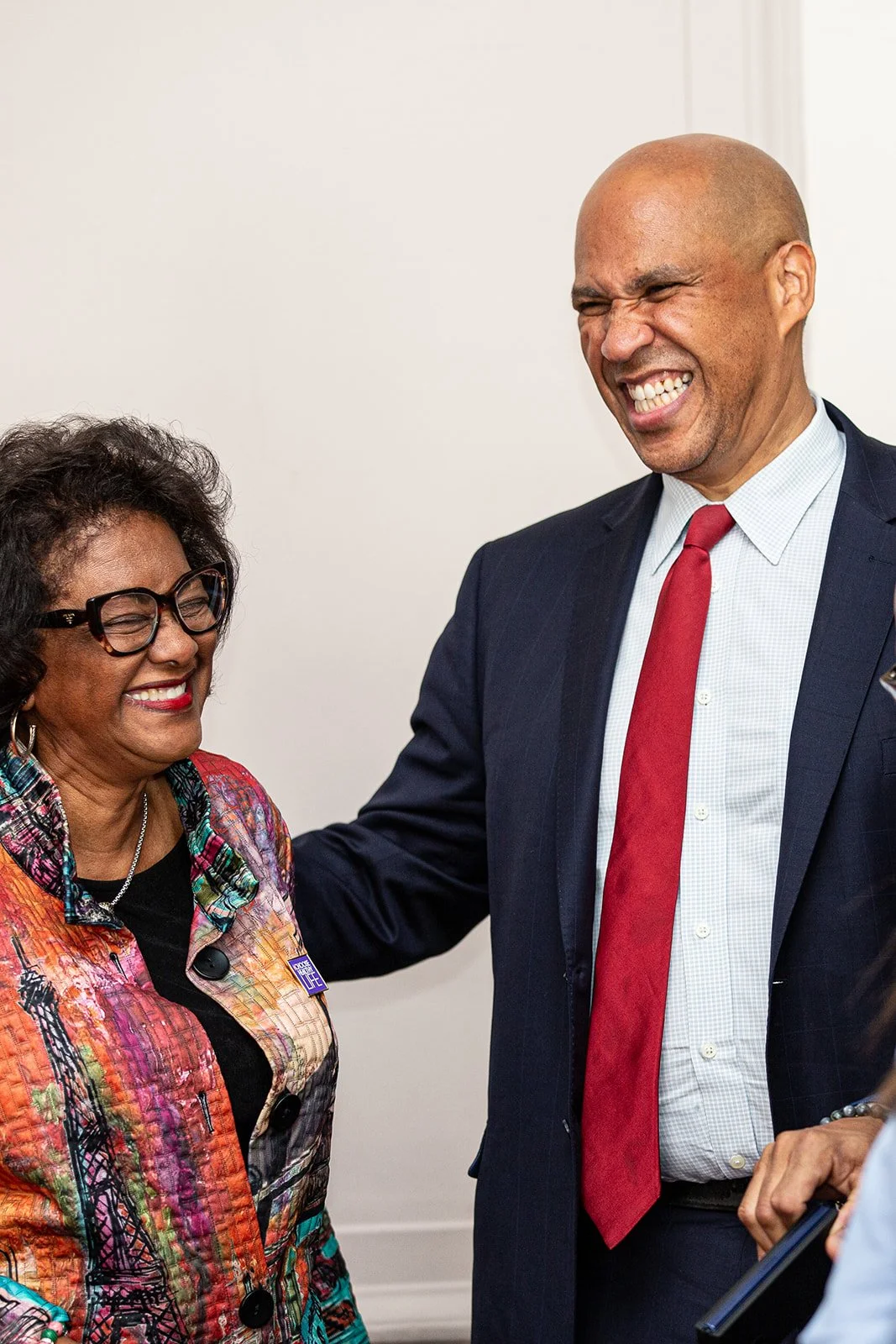 Sen. Cory Booker (NJ) and CHL Health Navigator Supervisor Lady Linda Jefferson