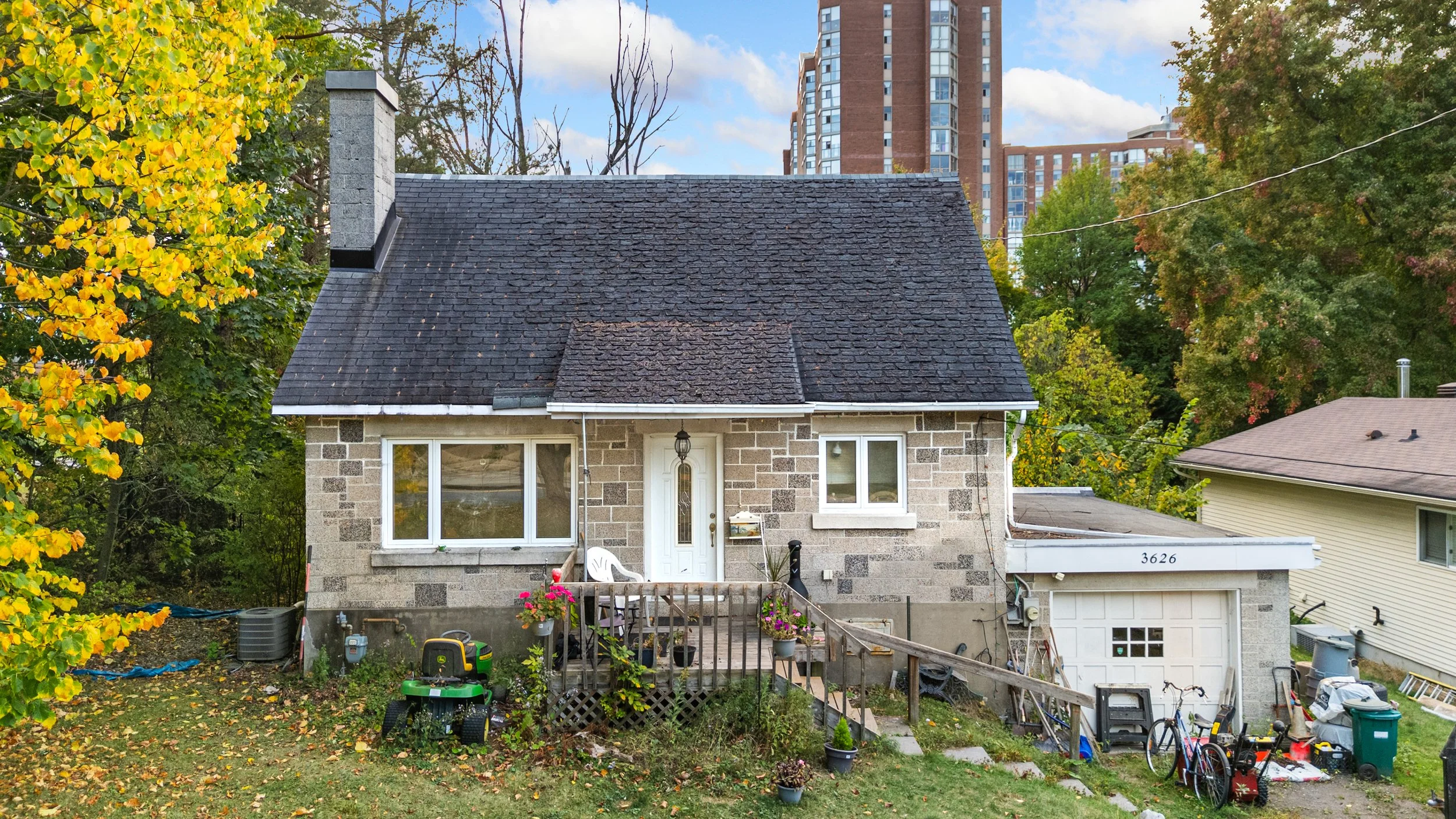 3620AlbionRd014.jpg