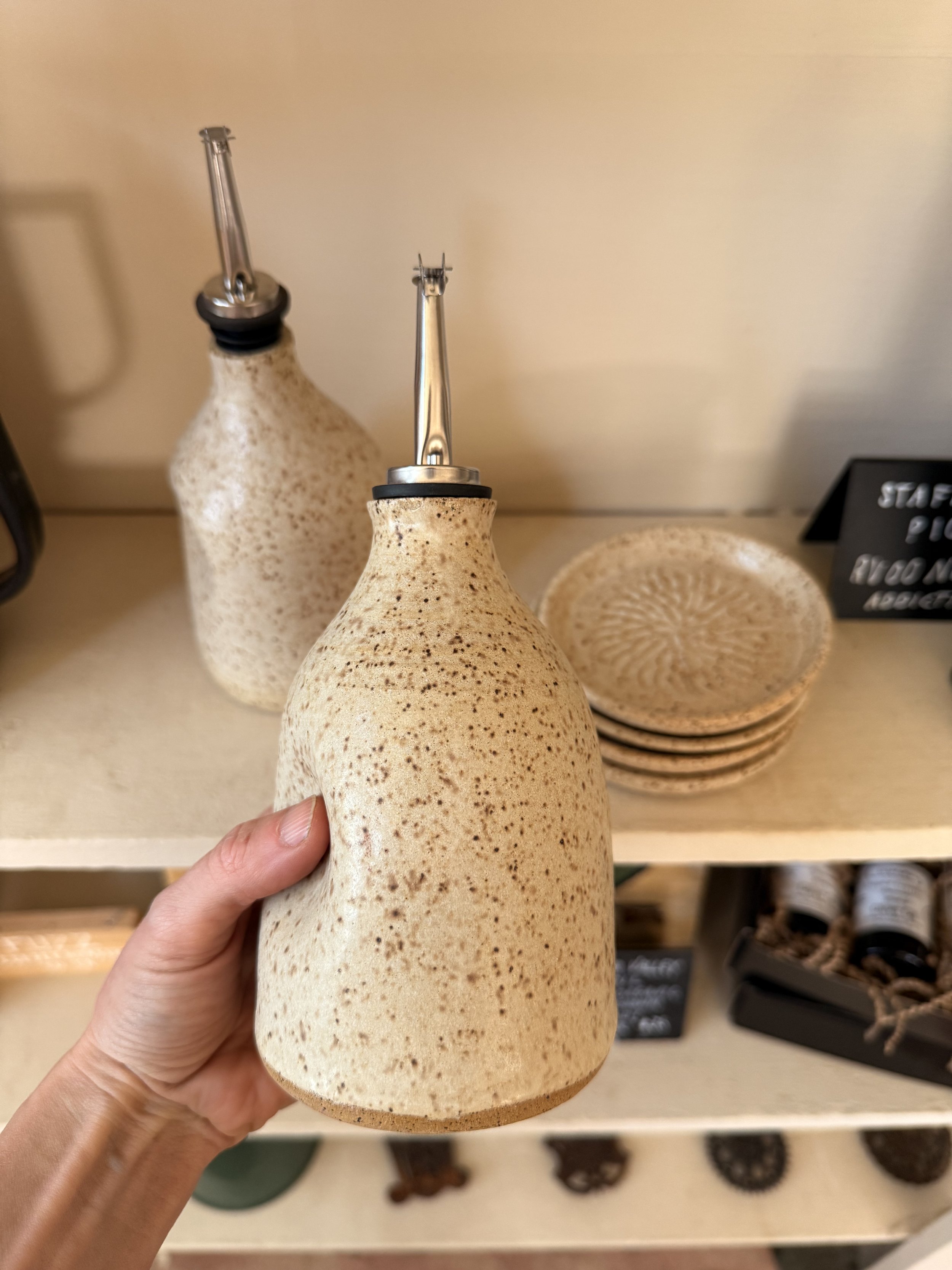 Sonja Ceramic Oil Pourer