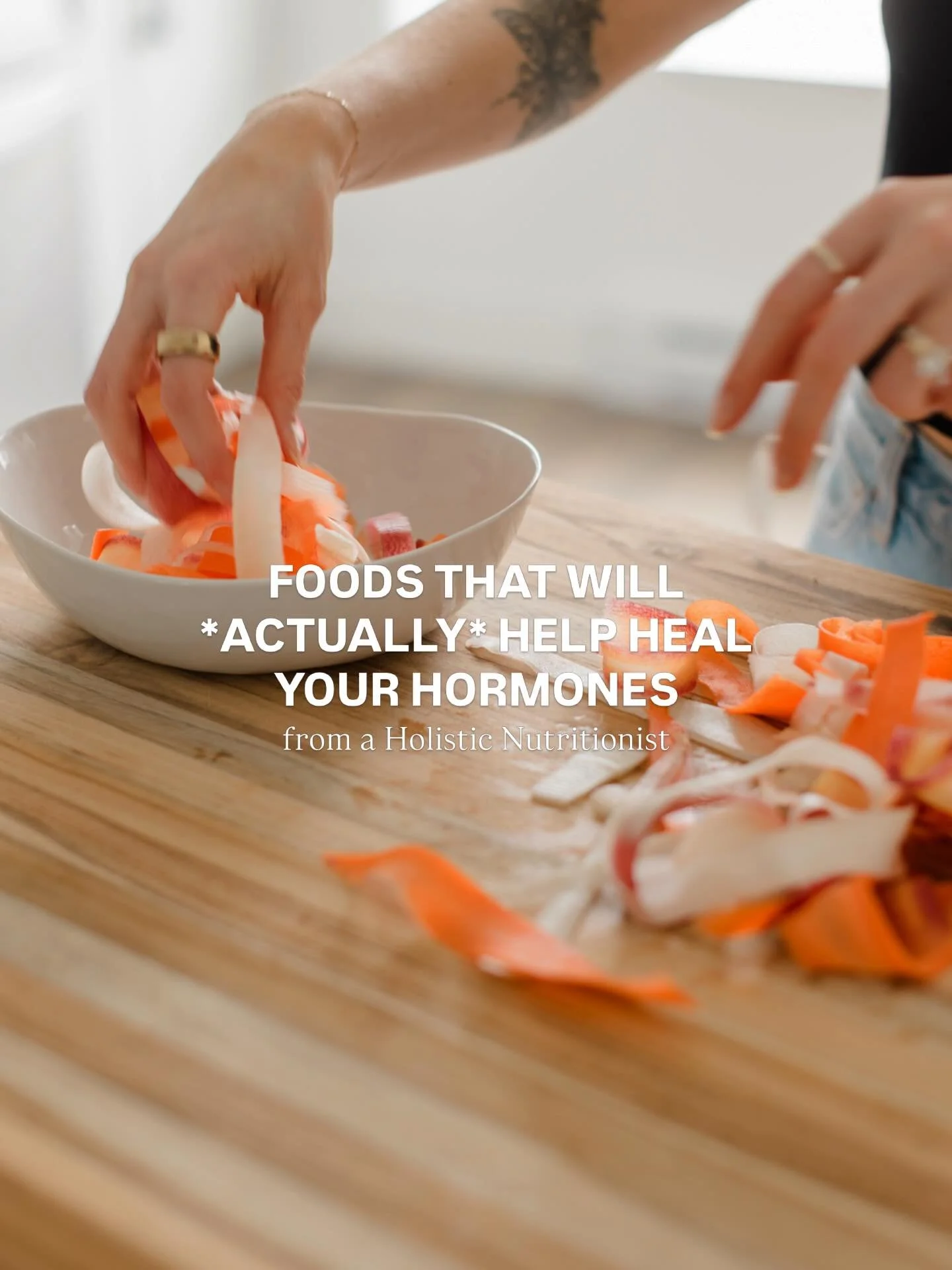 comment SHOP and I&rsquo;ll send you my full go-to grocery list and everything I eat every week to support my hormones &amp; fertility! 🍋🥝🥩🥑🍳

remember, food = medicine! 

#balancedhormones #hormonenutrition #grocerylist #healthyeating #fertilit