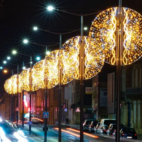 Stratégie d’illumination festive pour espace restreint : Exploiter chaque mètre cube d’un secteur