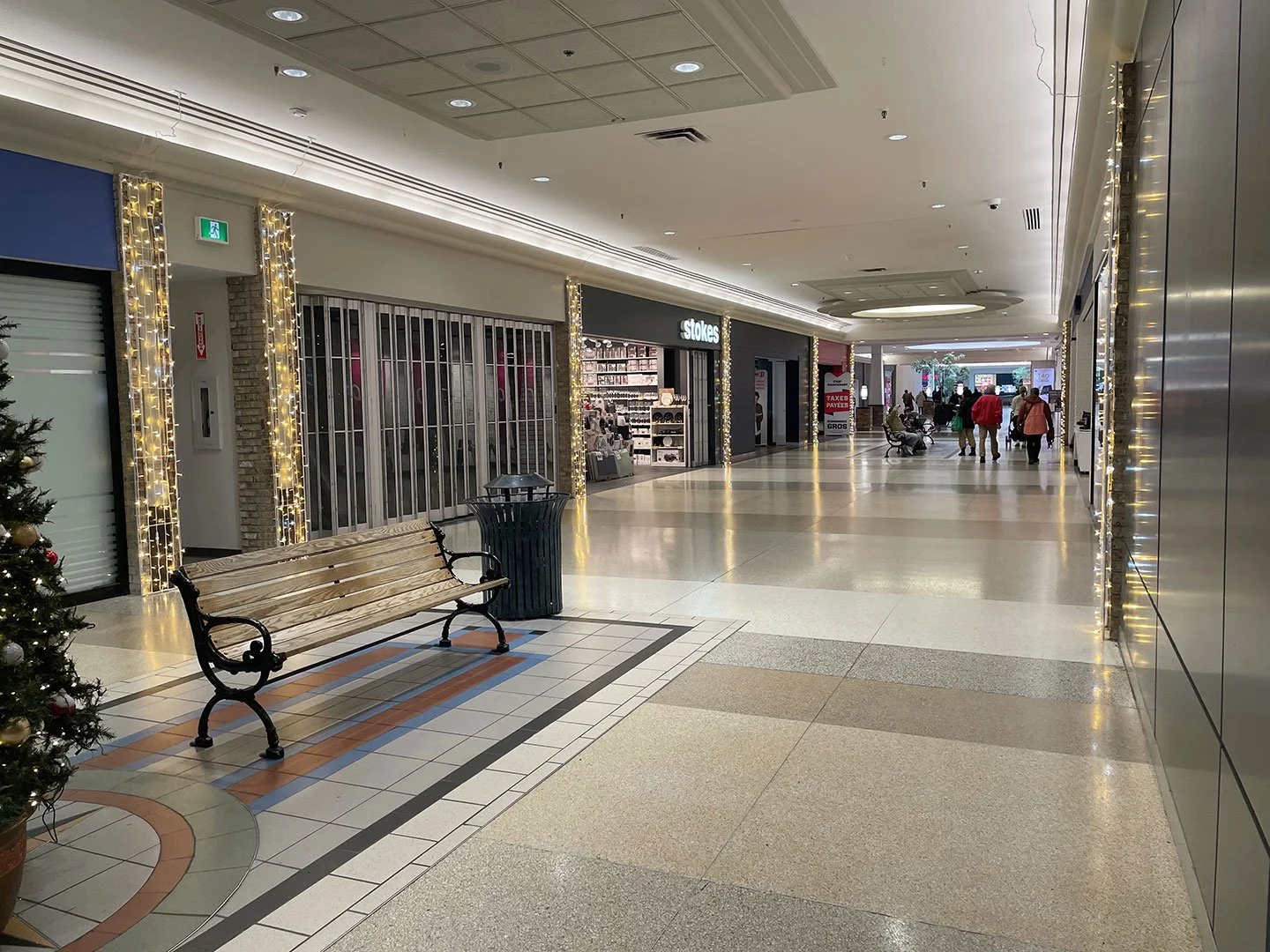 Galeries Saint-Hyacinthe
- Julie Miller -