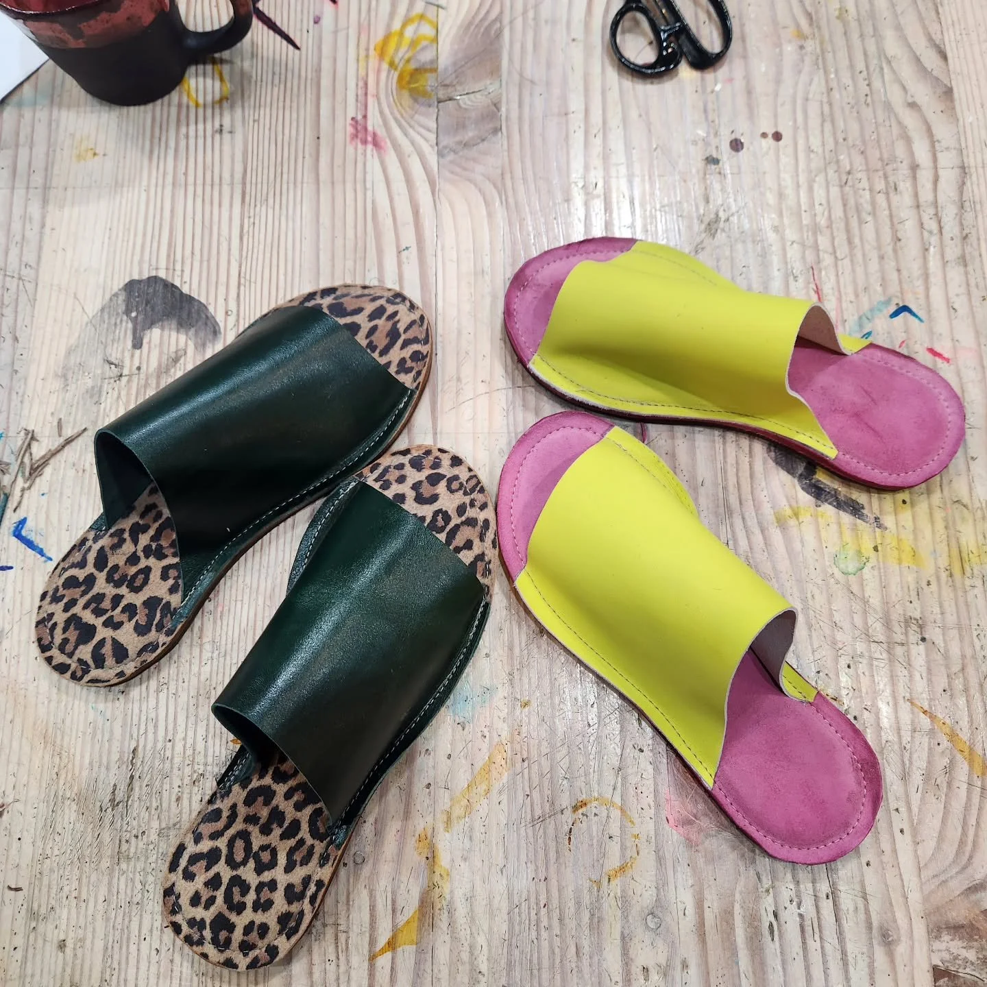 New slides hot off the press made especially for 75th birthday Italy trip. 
Came in with the idea of making bright slides, mission achieved!

#customshoes #coloradoshoeschool #brightsandals #1dayactivity