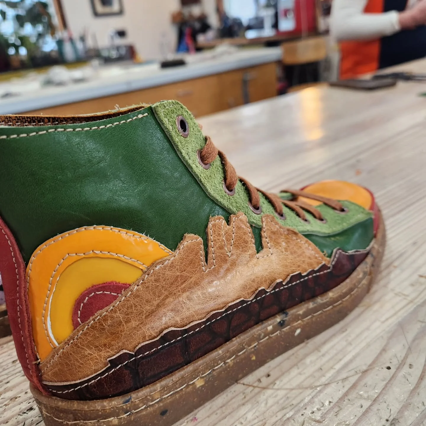 Epic shoes Kelly made this weekend. Horsetooth rock up by the reservoir has special meaning for her and she wanted to celebrate Colorado with the stae flower too. On the other side of her shoes she put a turtle and a sunflower because they bring her 