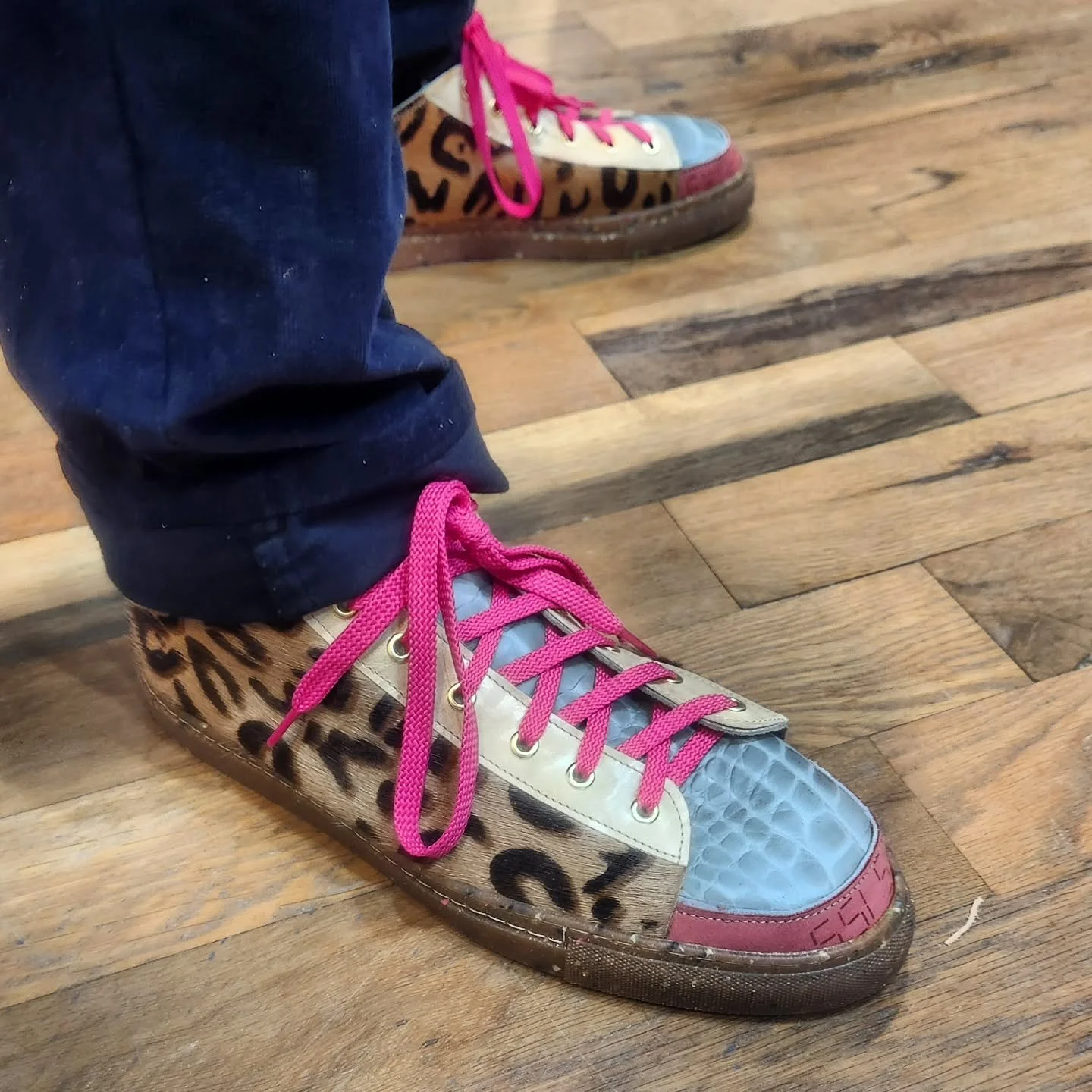 How fun are these shoes from @seamripperdeathco bass player, Aaron!

#coloradoshoeschool #makeyourownshoes #shoemakingworkshop #thingstodoinfortcollins