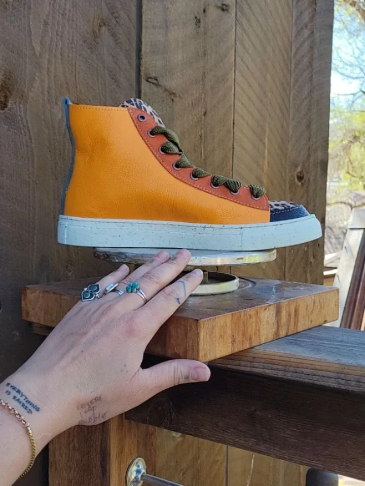 We added 9 more toes to the team! Everybody say hi to the shoe Sierra made today. Sign up for a workshop to make your own pair and to ask her about her missing toe! #madeinfortcollins #fortcollinsartists #thingstodoinfoco