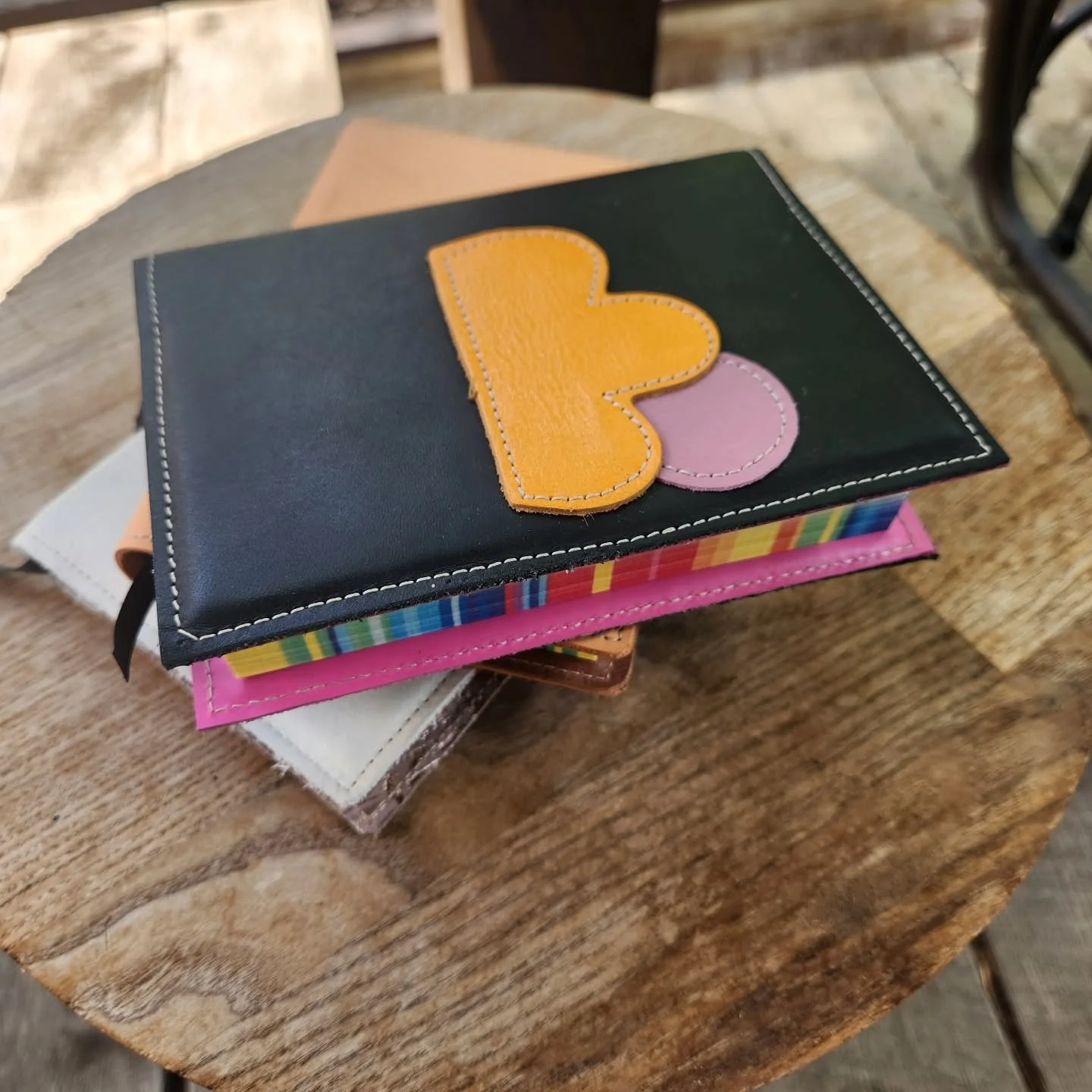 Our 2 hour journal making class is a great way to dip your toe into sewing leather, getting creative and walking out with sense of accomplishment!

#coloradoshoeschool #makealeatherjournal #leathersewing
#thingstodoinfortcollins