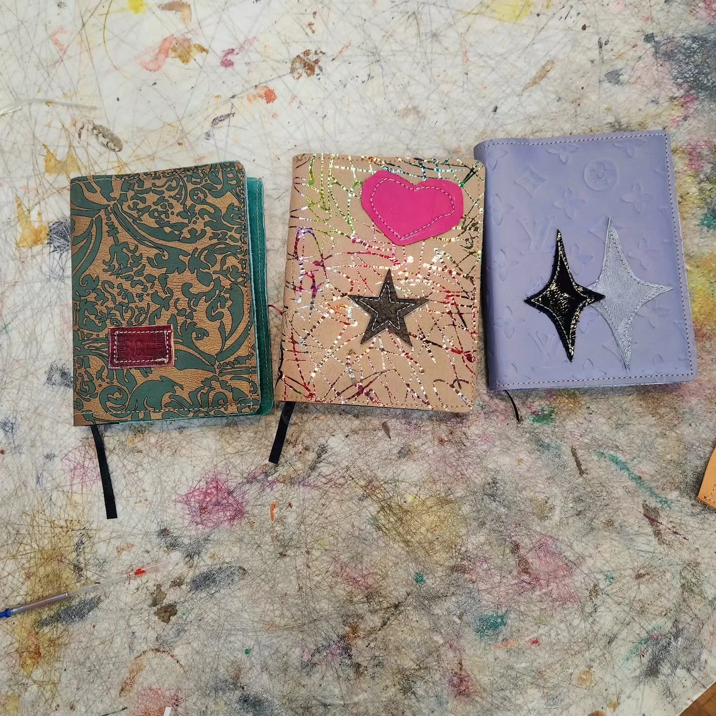When you therapist tells you to journal more you come to Colorado Shoe School amd make an extra special cover for the task! 
Such a sweet 2 hours today with 3 new to sewing people.
