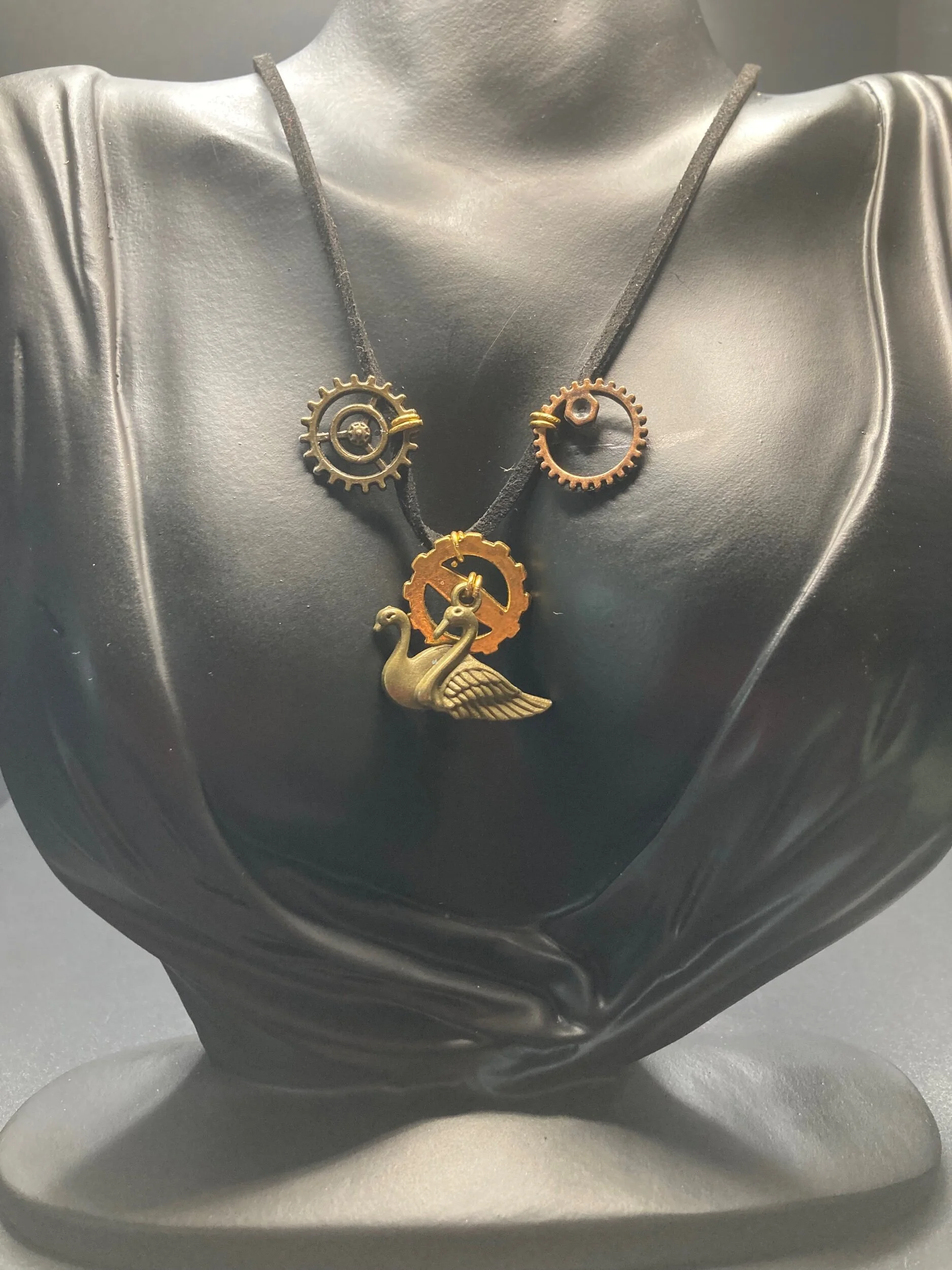 Swan 3 Gear Leather Bracelet