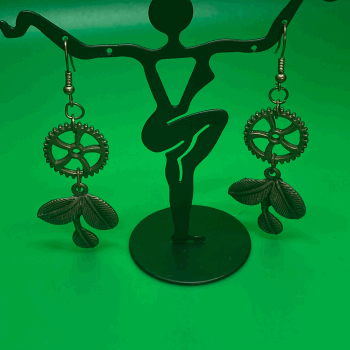 Dangly Watch Gear Earring with Leaves