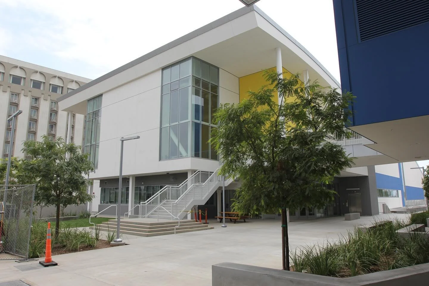 A look into Samo&rsquo;s nearly completed Gold Gym, housing a dance studio , yoga room, courts, an outdoor workout area and many other facilities! Read this article on The Samohi website !