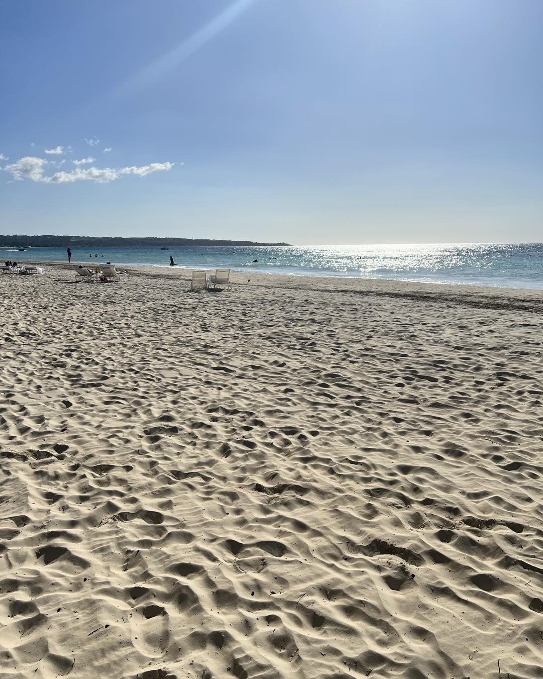 🌴 Sun, sand, and pure paradise 🌴

Did you know&hellip;.

Negril&rsquo;s famous 7-Mile Beach is actually made up of two stunning stretches: Long Bay, spanning about 5 miles, and Bloody Bay, covering the remaining 2 miles. Together, they create 7 mil