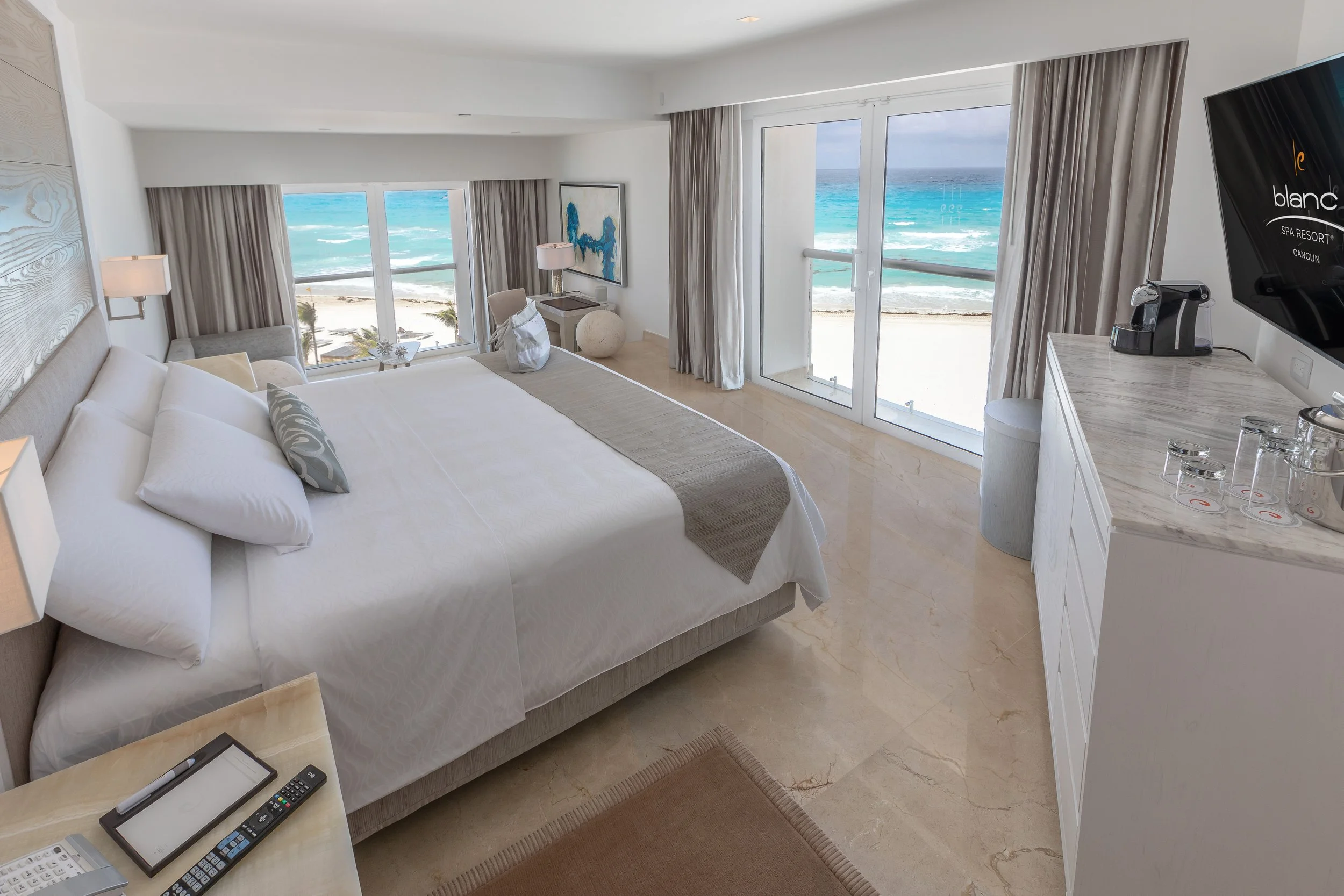 lbc_Room_Royale Junior Suite 1 (1).jpg