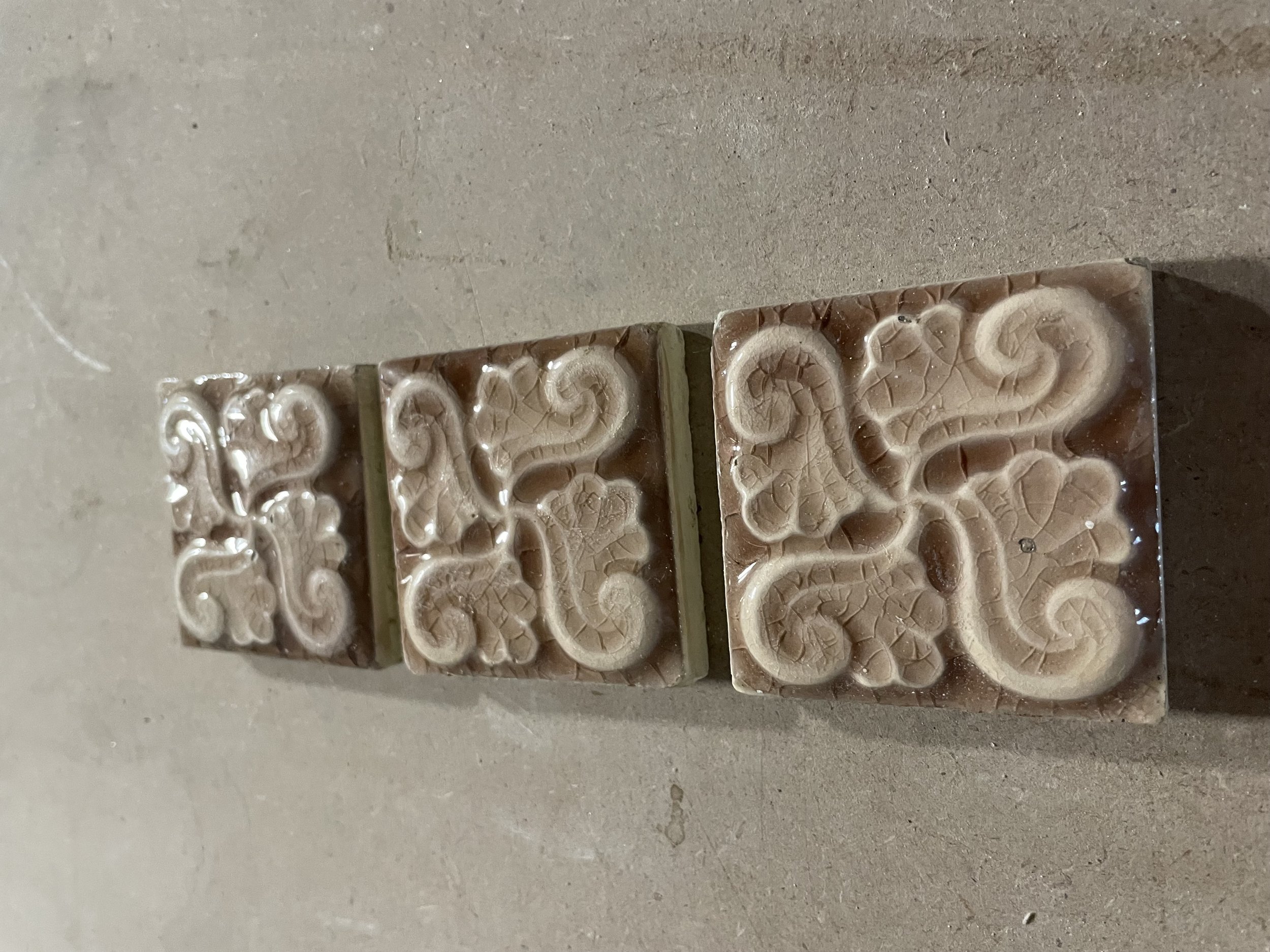 Mauve Foliage Victorian Figural Tiles Trent Tile Works