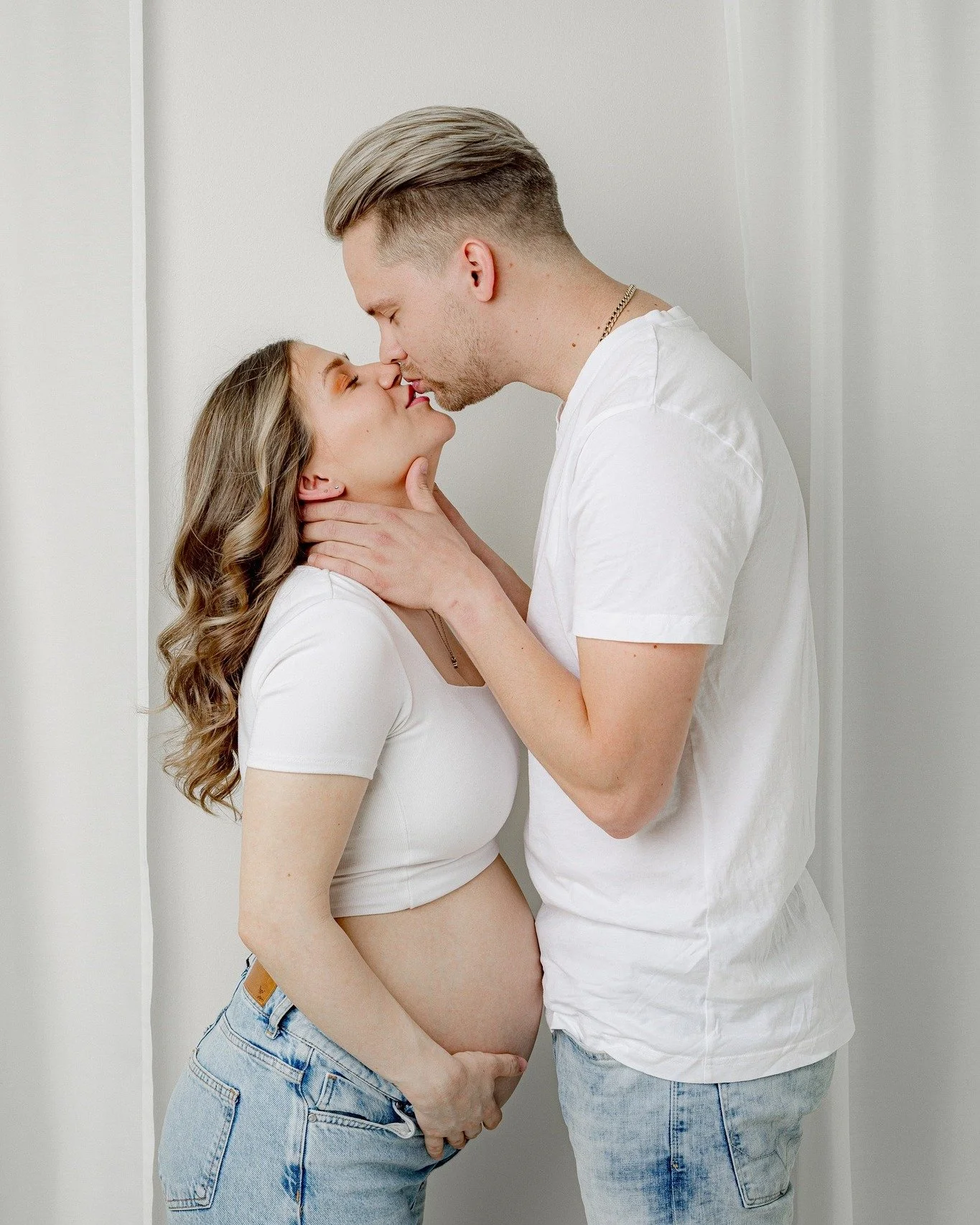 Multa kysyt&auml;&auml;n usein, mik&auml; on mun lempparikuvaus.
Rehellinen vastaus? Kaikki ne, joita saan tehd&auml; juuri nyt. 

Rakastan eniten niit&auml; hetki&auml;, joissa on jotain enemm&auml;n. Sellaisia kuvauksia, jotka tuntuvat jossain syv&