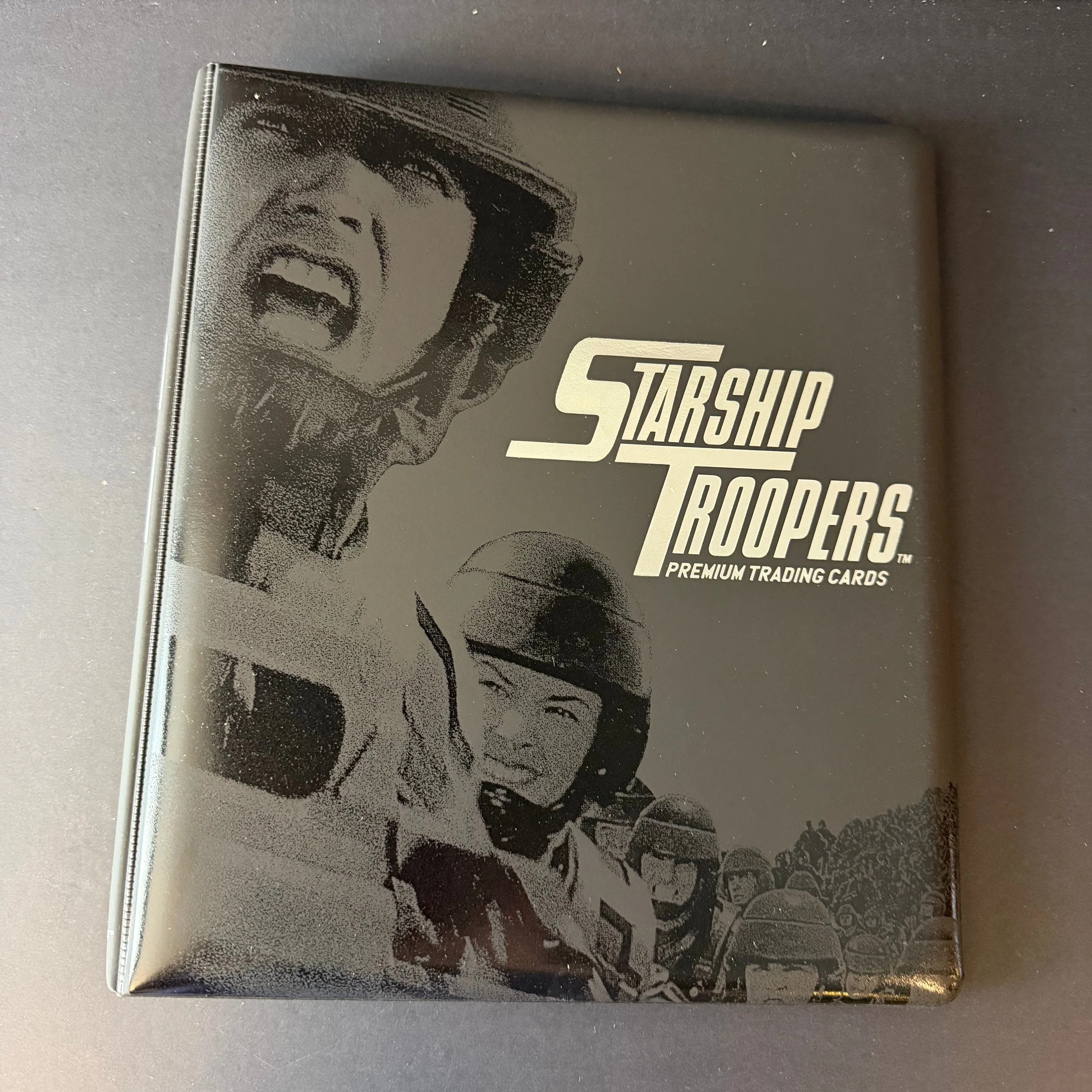 STARSHIP TROOPERS PREMIUM TRADING CARDS BINDER
