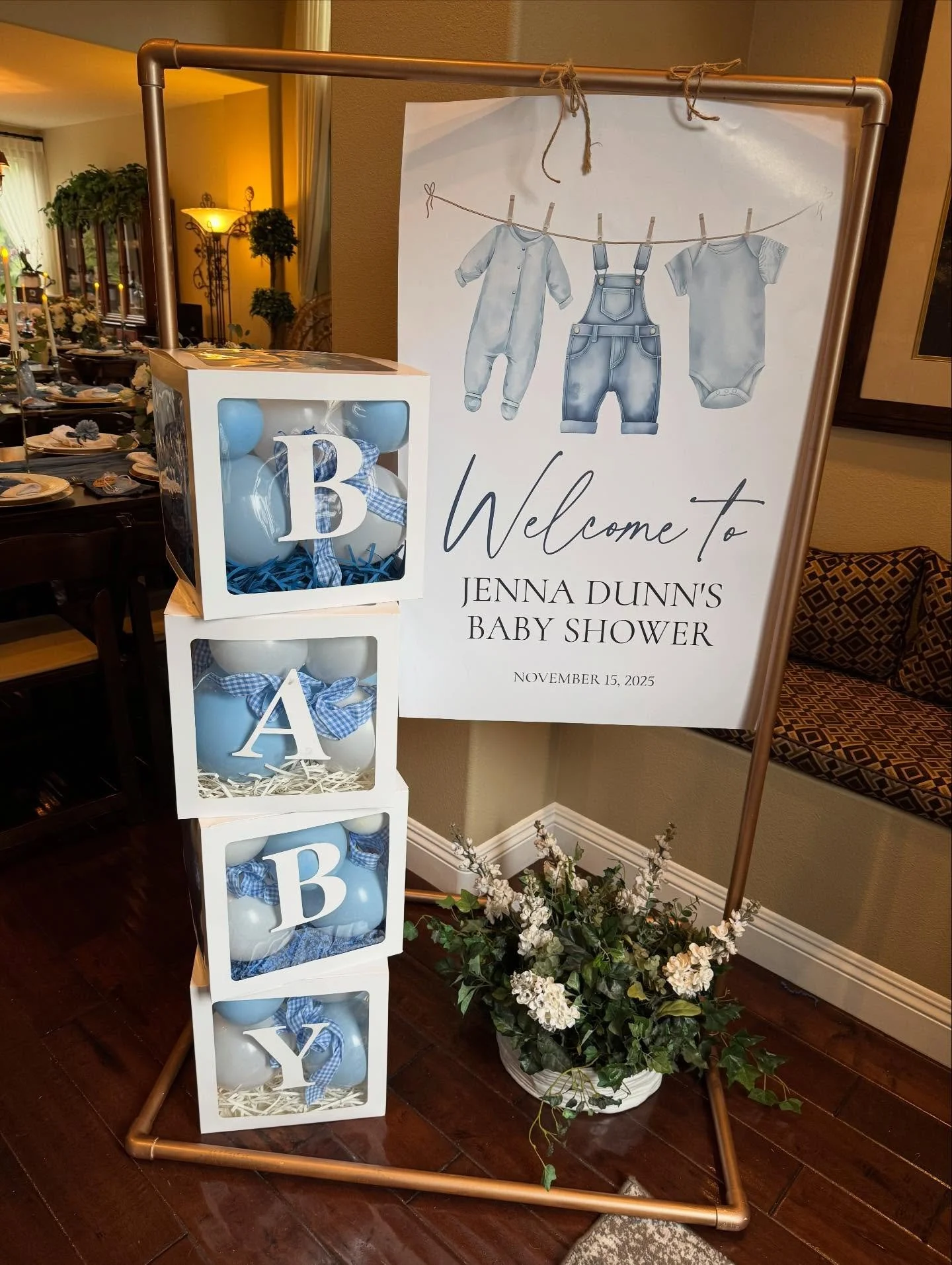 A cozy home, soft blues, and the sweetest celebration of new life 🩵 Our tables fit right in ✨