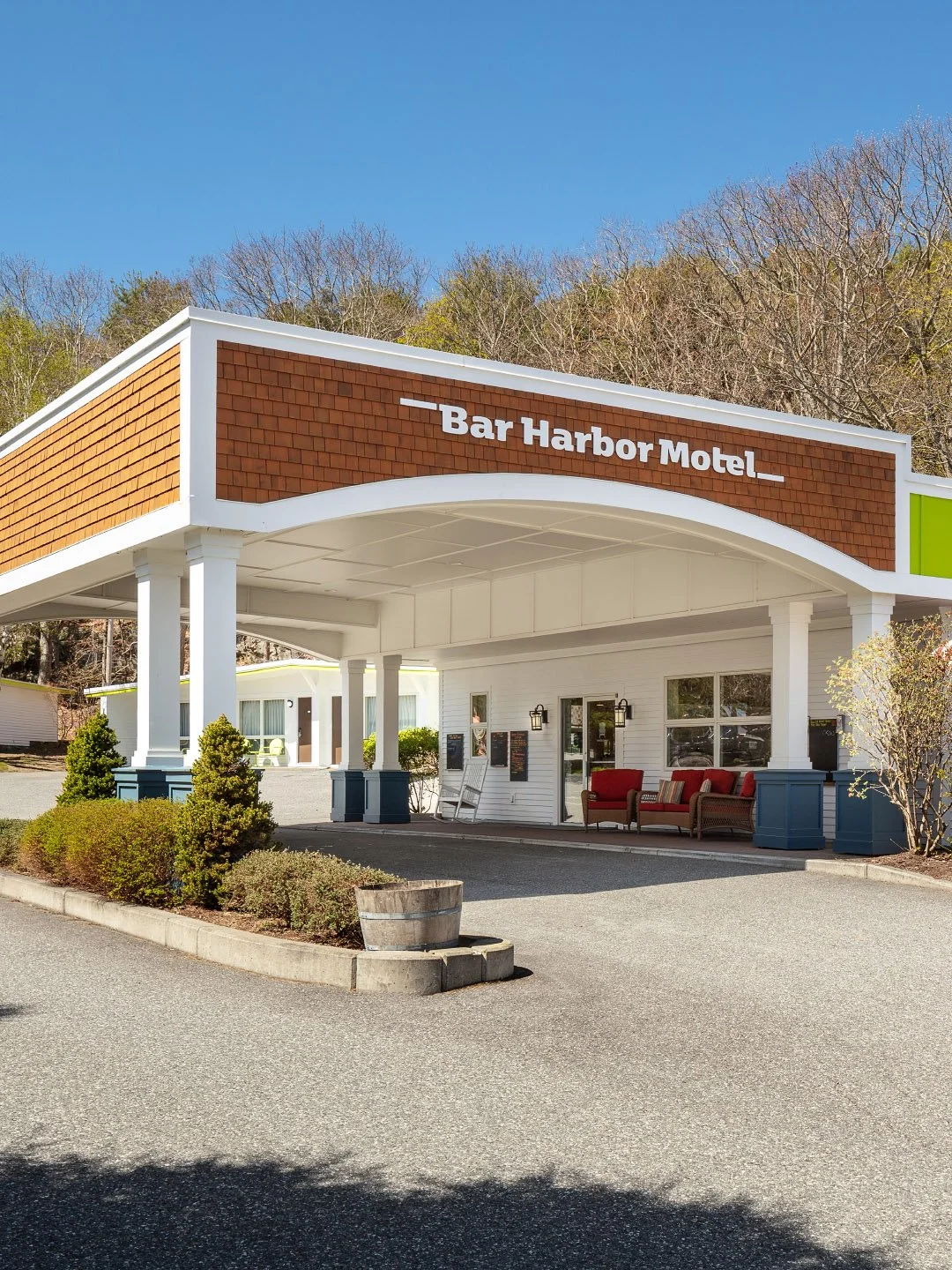 Retro by nature runs through the colors, textures, and small design choices across Bar Harbor Motel. I leaned into those details to show how the updates connect the rooms, the exterior, and the guest experience with one consistent look.

If you need 