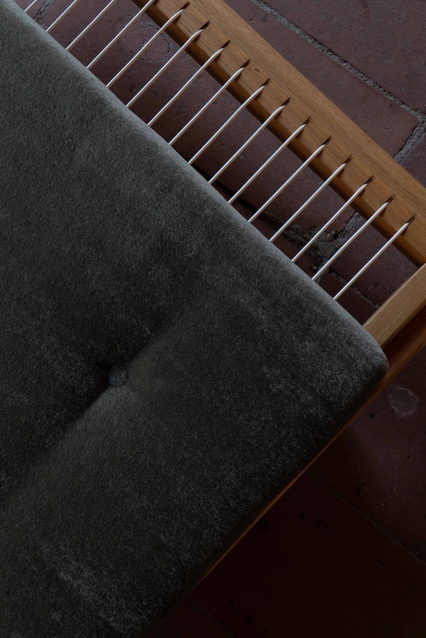 DENA VELVET DAY BED - 4.jpg