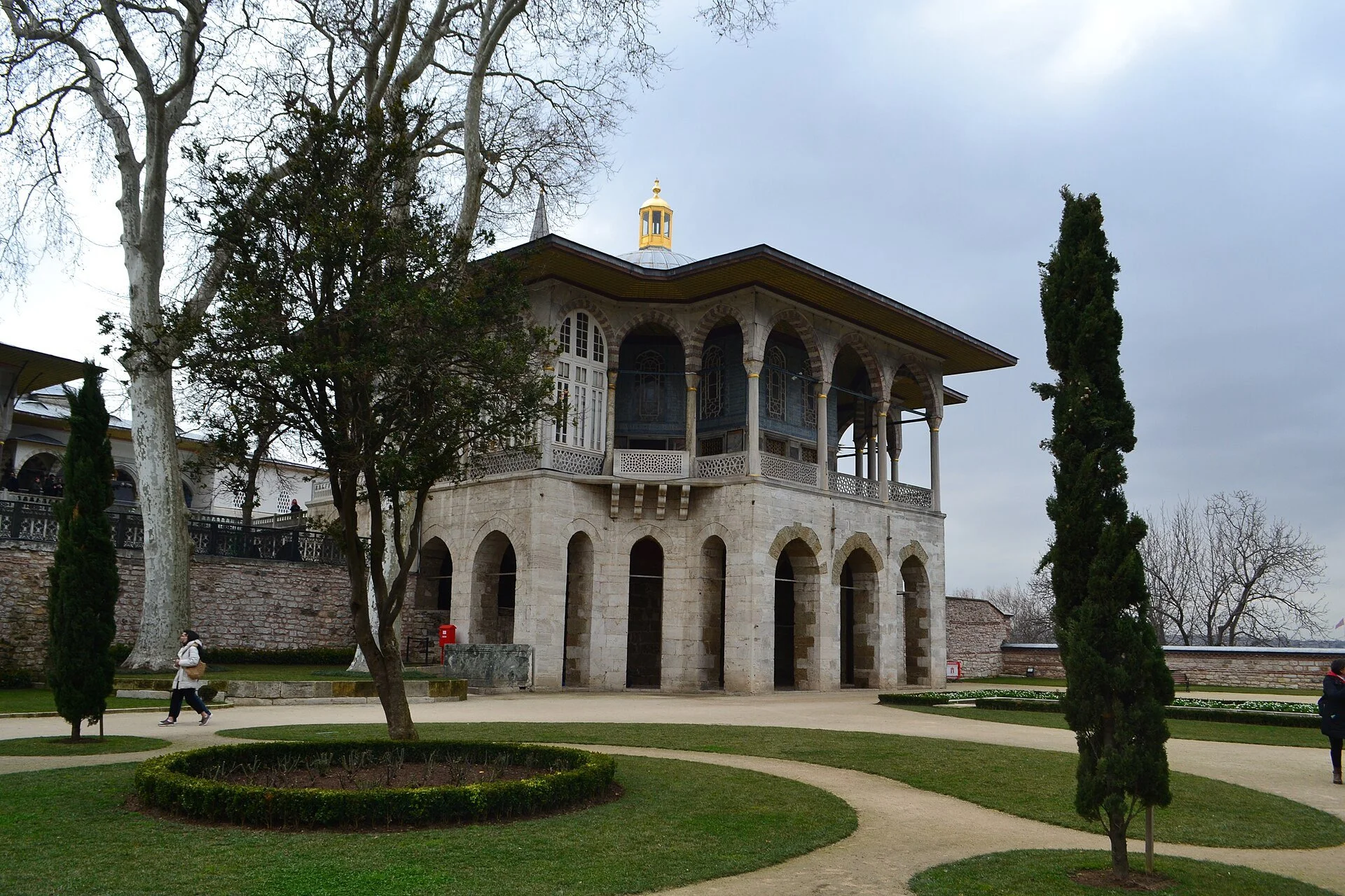 Topkapi Palace Museum - 2.jpg