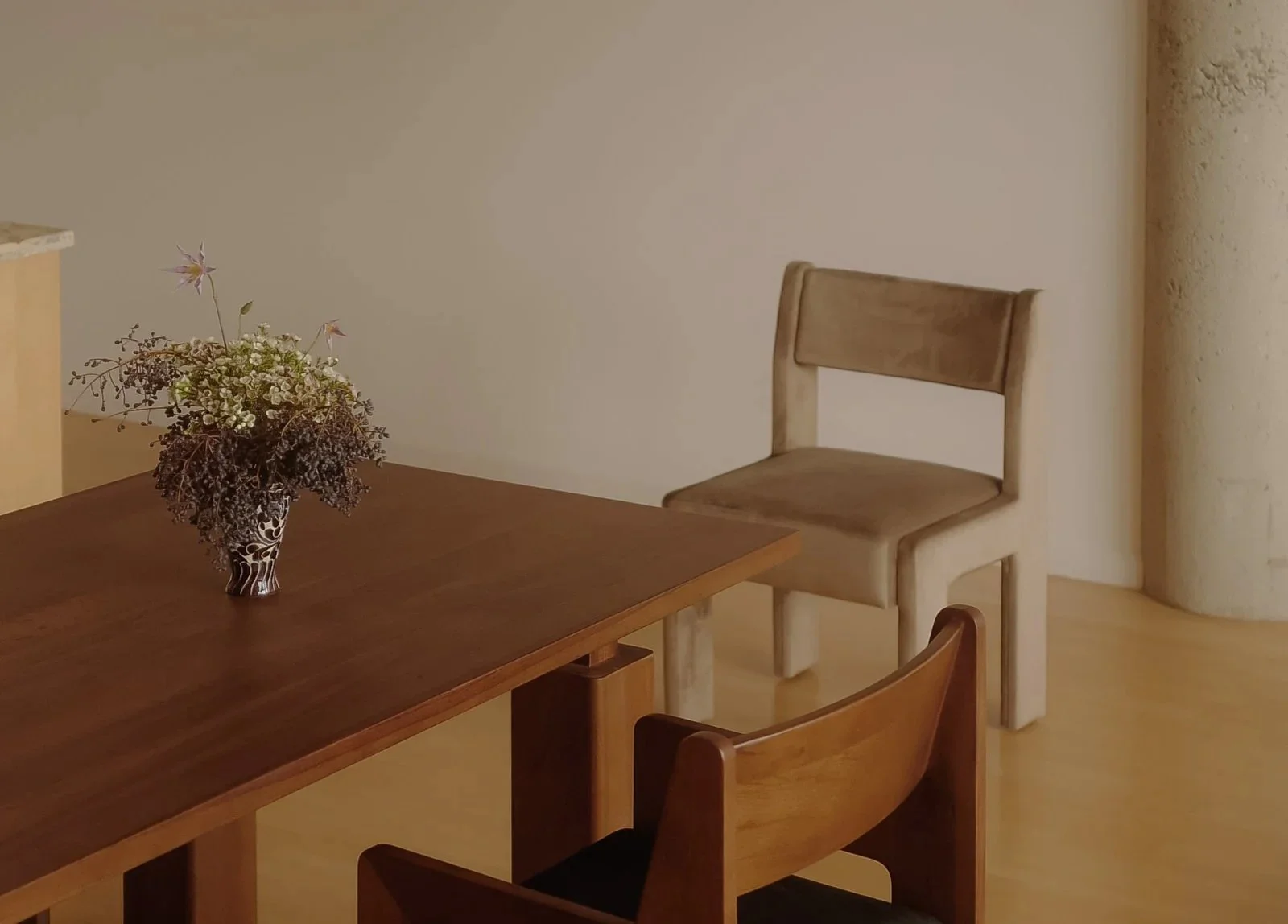 Wolo Dining Table - 2.jpg