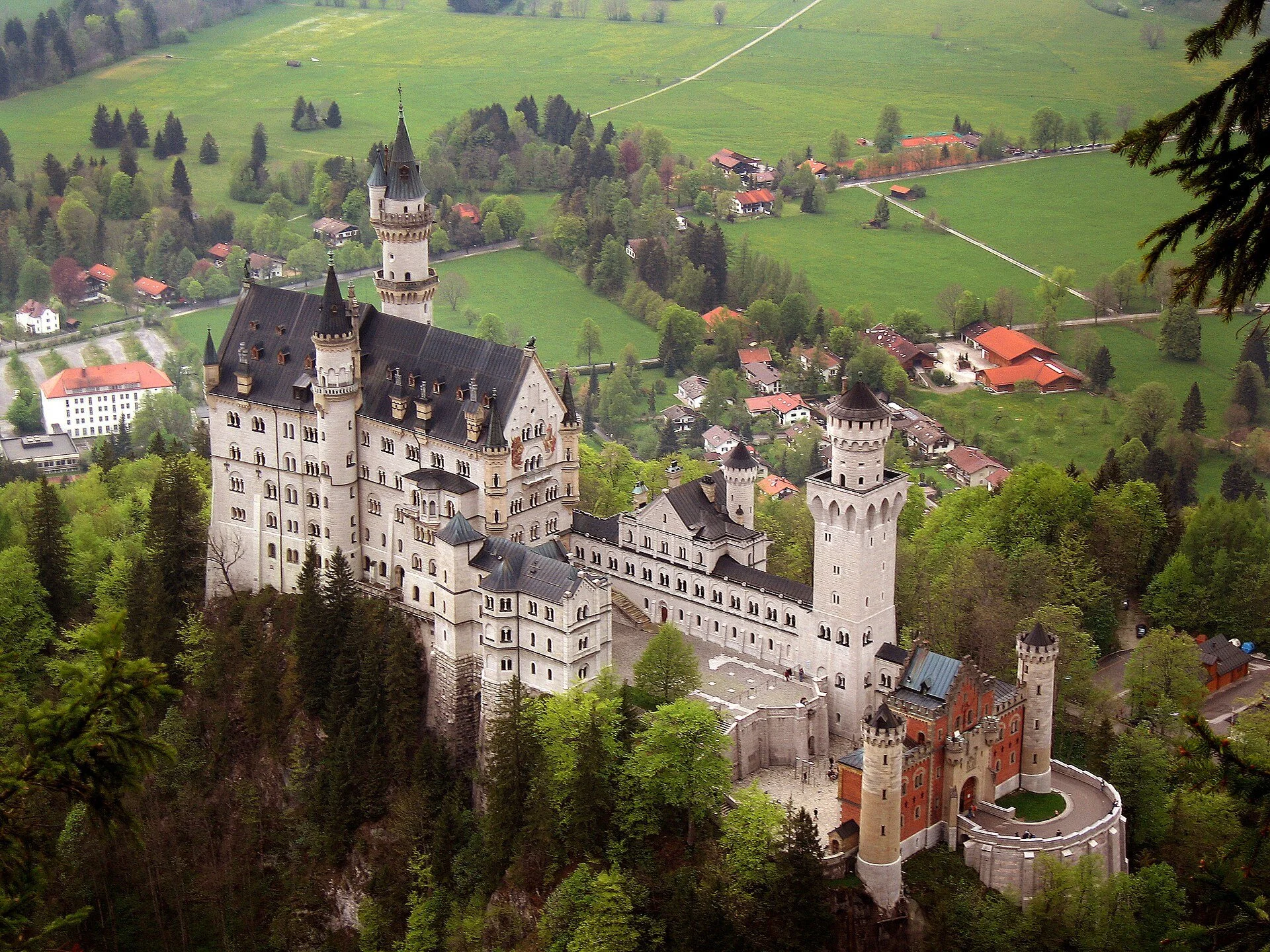Neuschwanstein Castle - 5.jpg