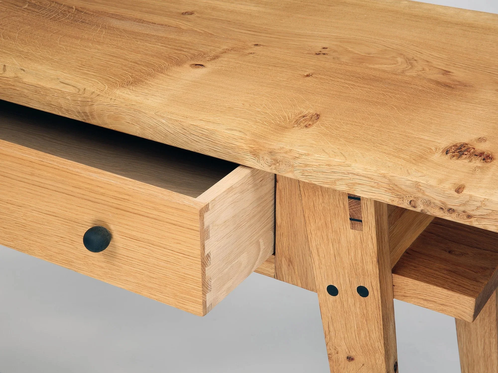 Console with Drawers - 3.jpg