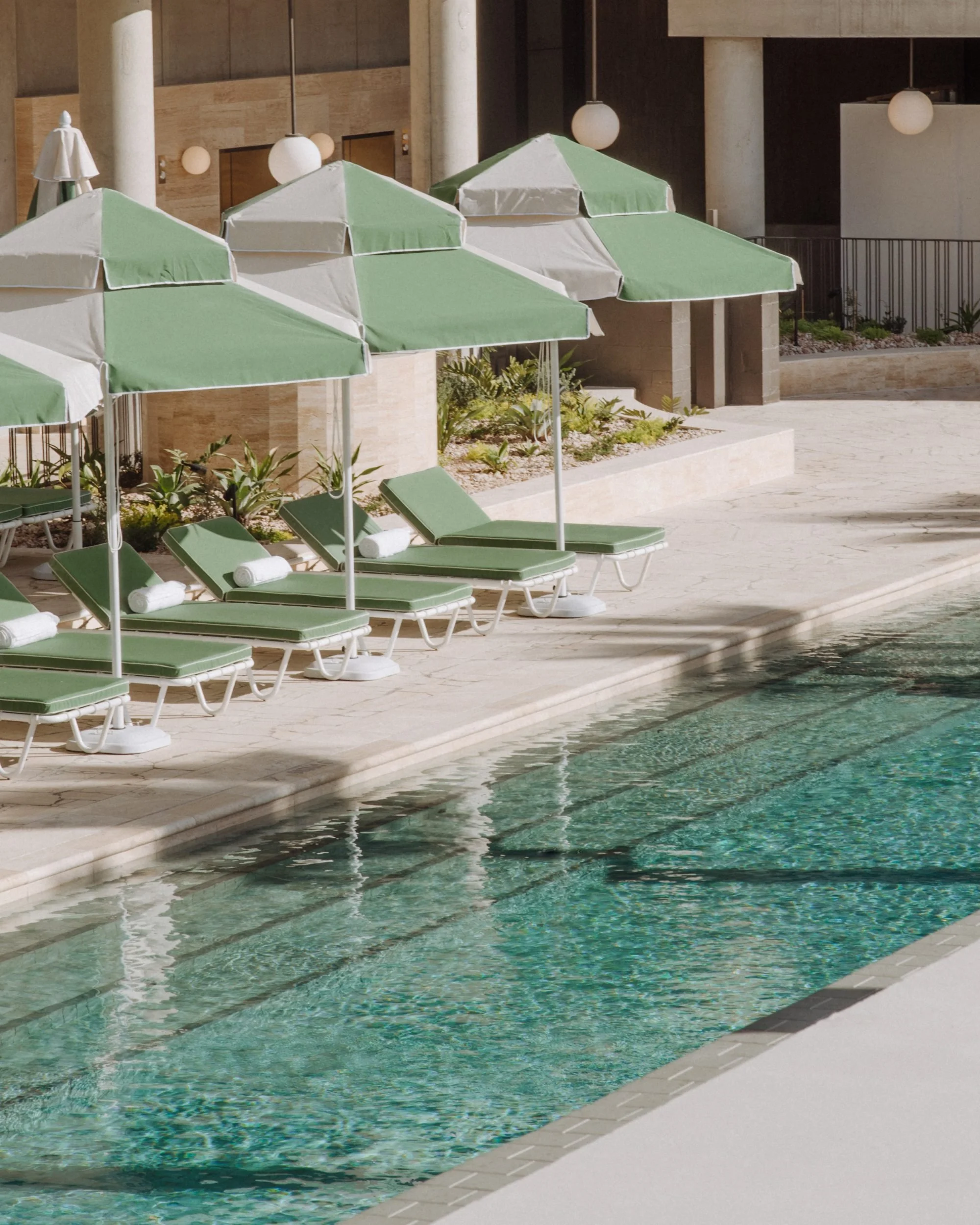 Palm Springs Sunlounger