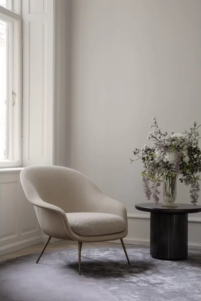 Low Back Bat Lounge Chair