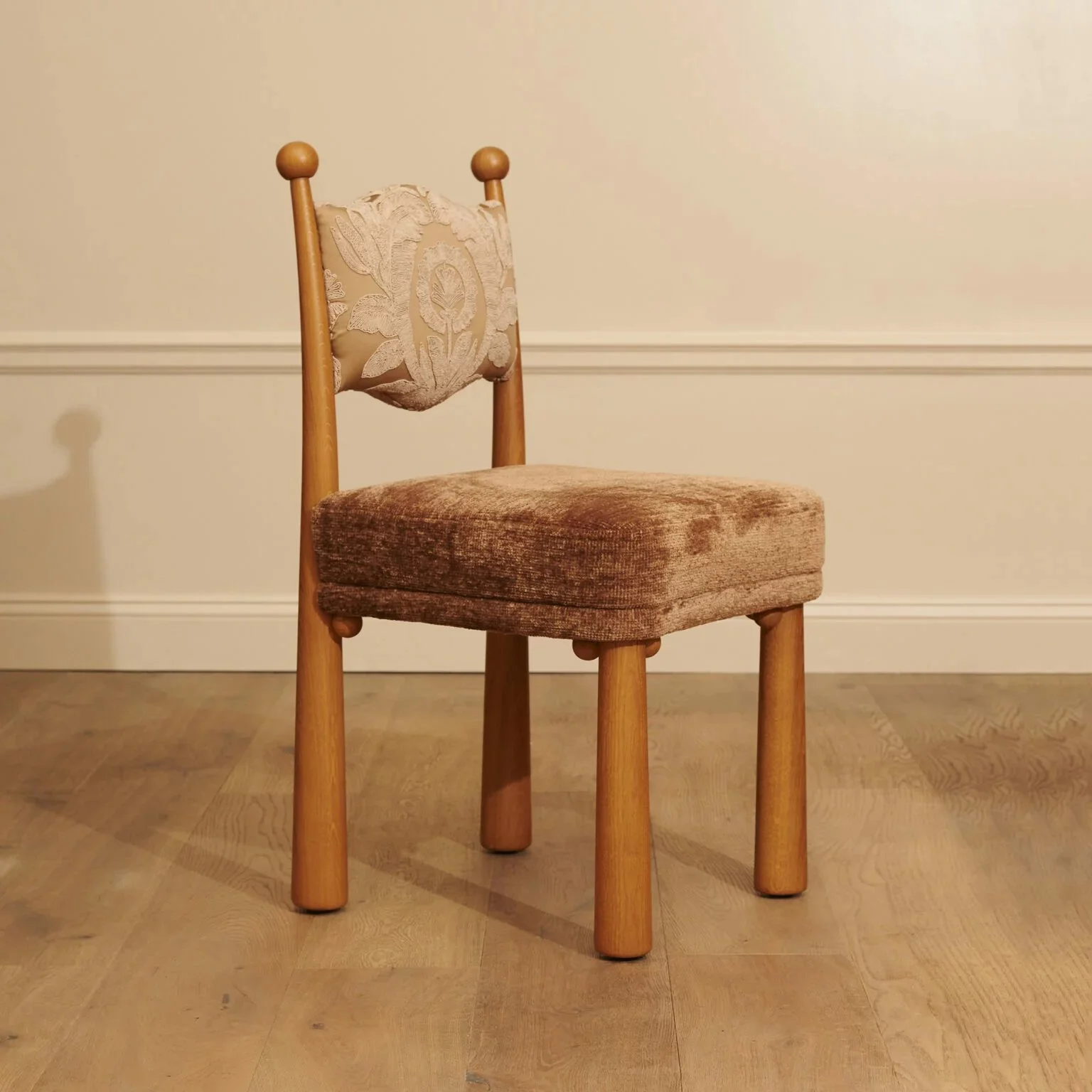 Mawu Charm Chair
