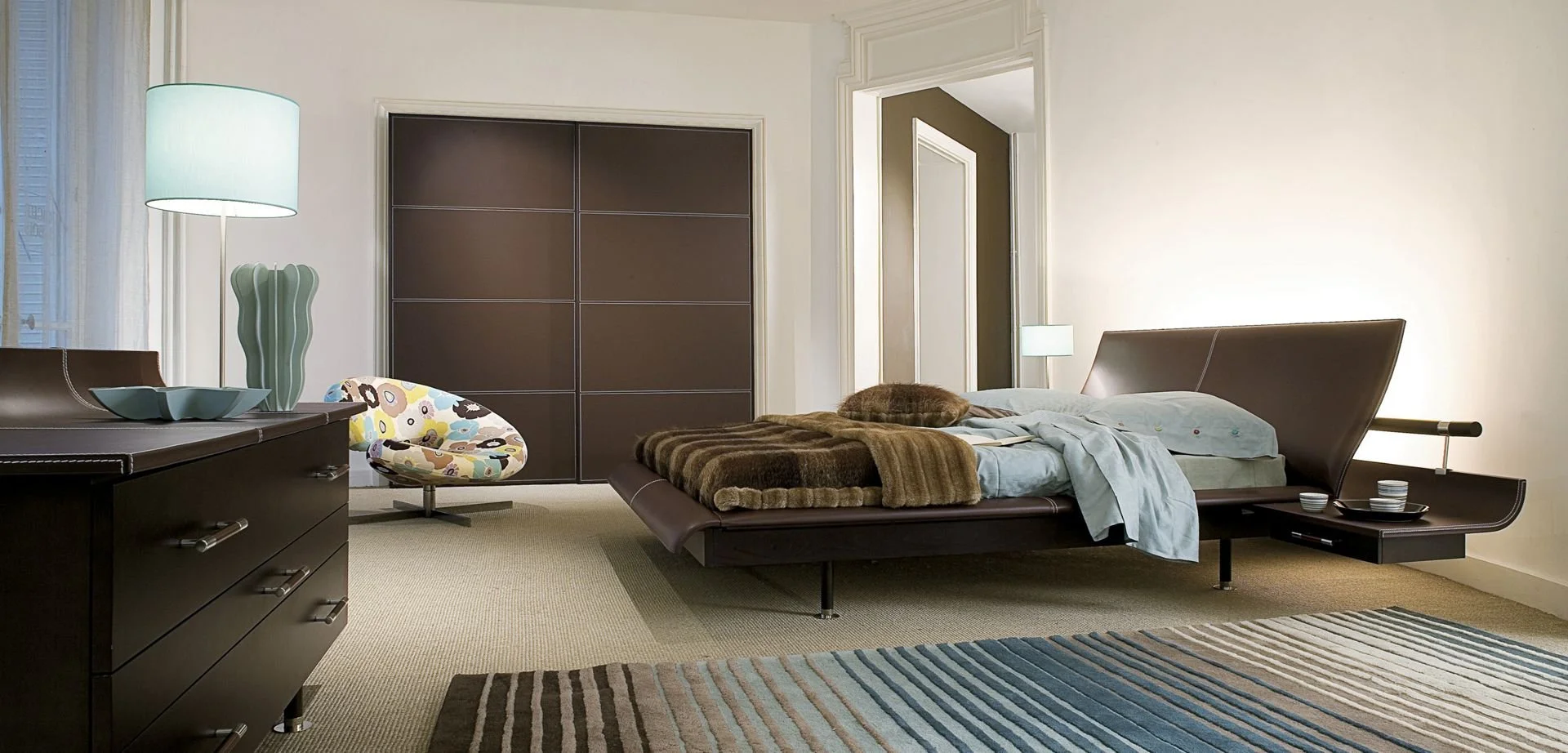 VANITY bed with nightstands