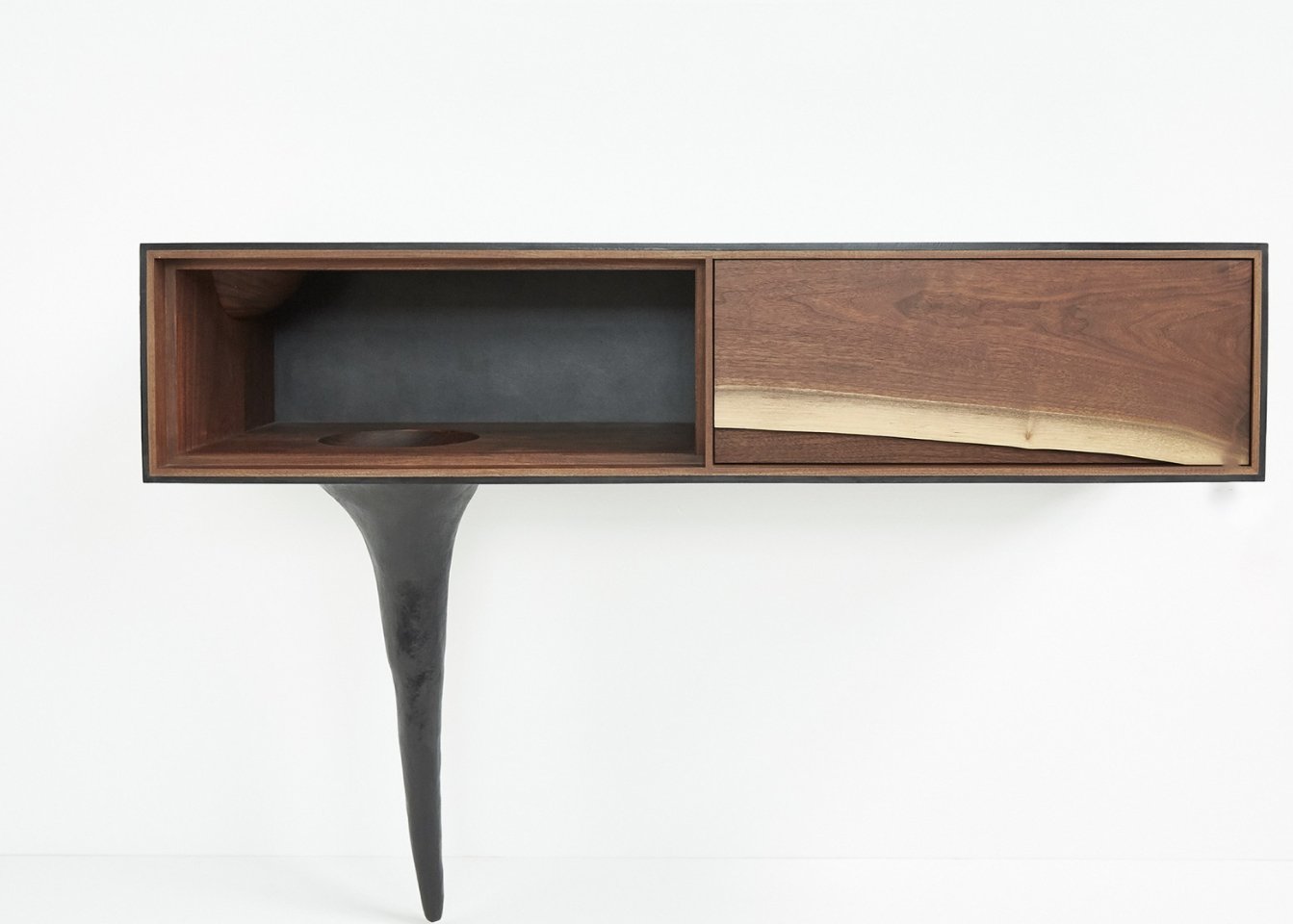 CONSOLE in Walnut / wall hanging