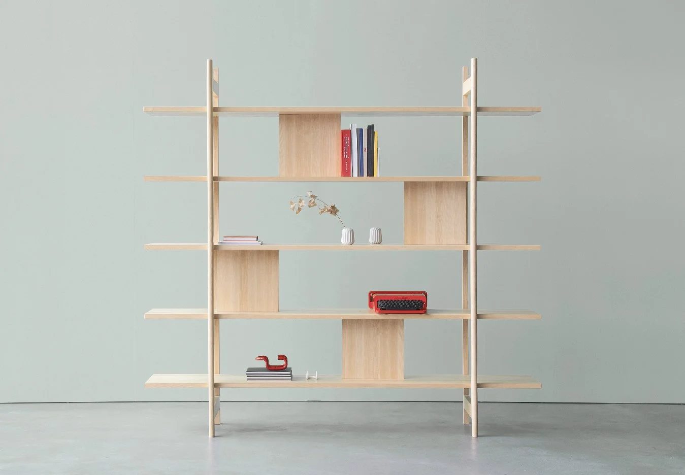 Naku Shelf