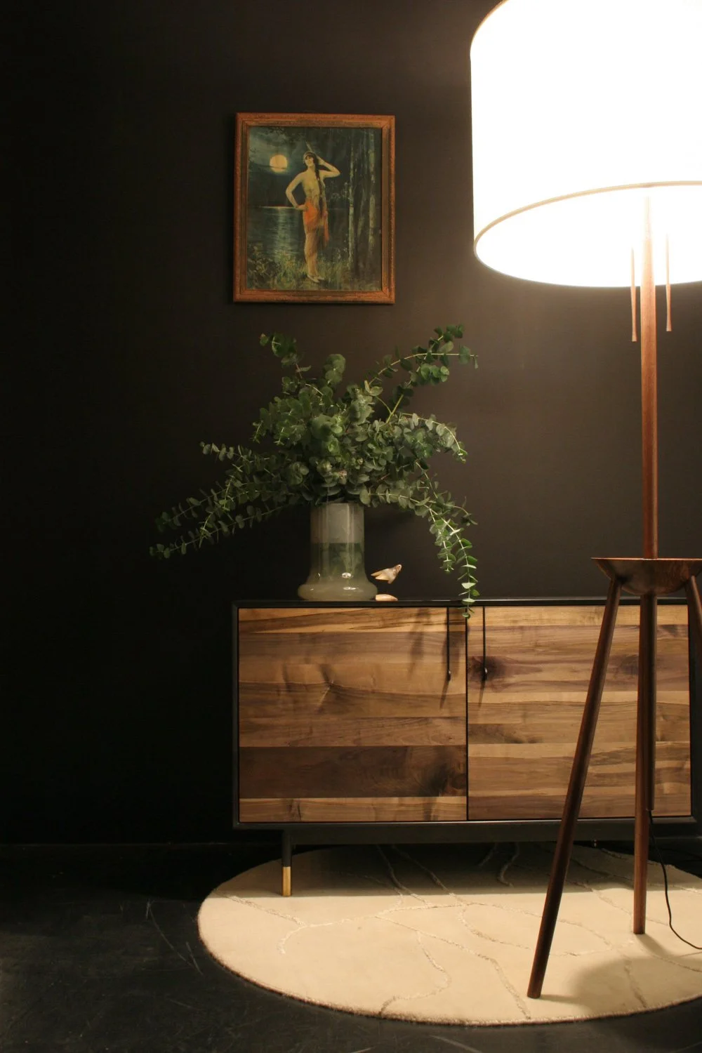 Tripod Lamp - 4.jpg